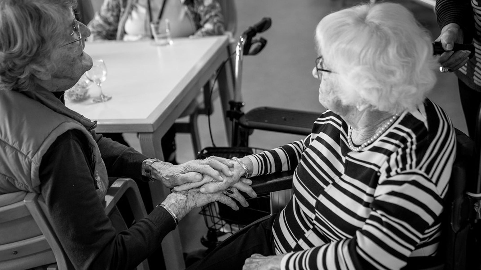 Hvis vi skal sikre reel lighed mellem borgere, skal vi prioritere mindre, faste teams i ældreplejen, skriver Annette Lund. 