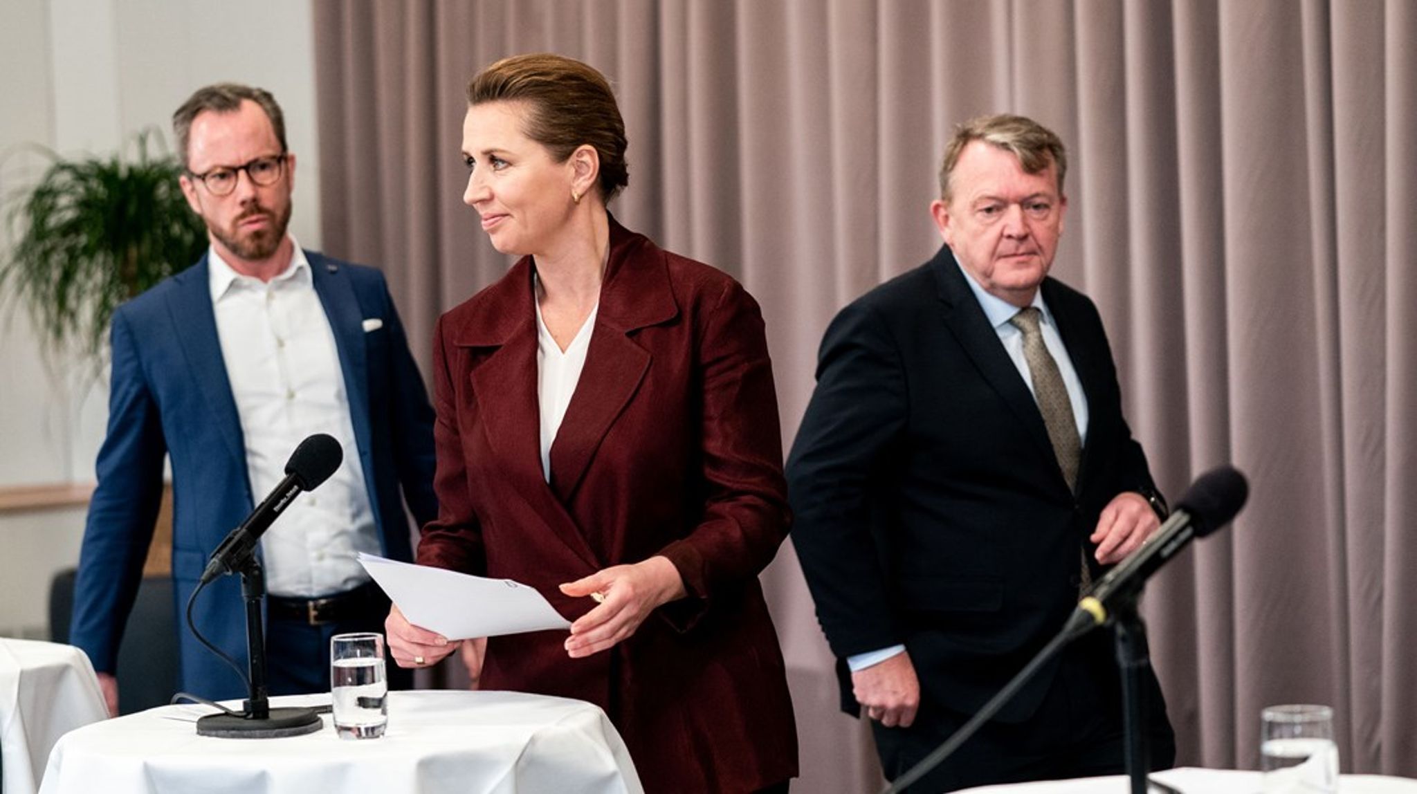 SVM-regeringen er den første flertalsregering i dette århundrede. Og var der valg i dag, ville den også blive den (foreløbigt) sidste.&nbsp;For der er fortsat langt fra valgresultatet i november, hvor Socialdemokratiet, Venstre og Moderaterne sammen kunne mønstre et lille flertal i Folketinget, til nu.&nbsp;