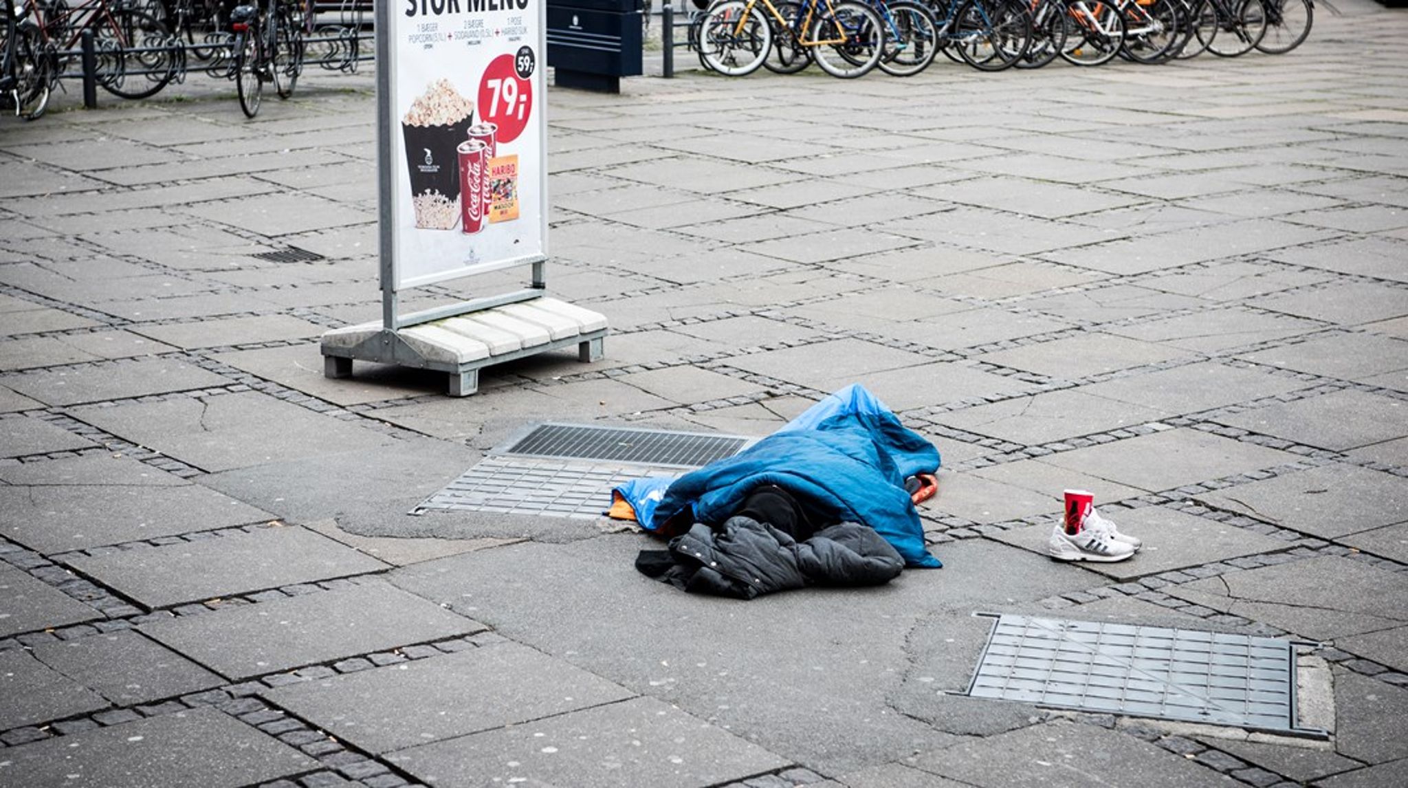Nogle borgere kan have nemt ved
at falde til i nye rammer, mens en anden måske først kan fastholde den ny
bolig, når han får støtte til et lille halvtag, hvor han kan sove, når det
bliver for meget at være indenfor, skriver Ditte Brøndum og Simon Fensmark Nicholson. 