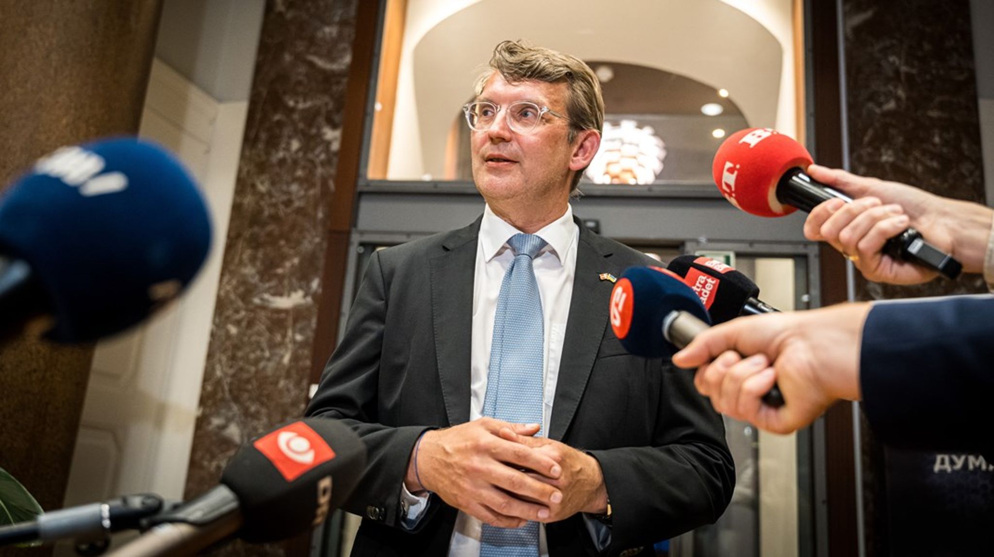 Pressemødet blev først afholdt klokken 22.00 mandag aften. Alligevel var mange fra pressen mødt op, for interessen for minksagen og de slettede beskeder er stor.&nbsp;