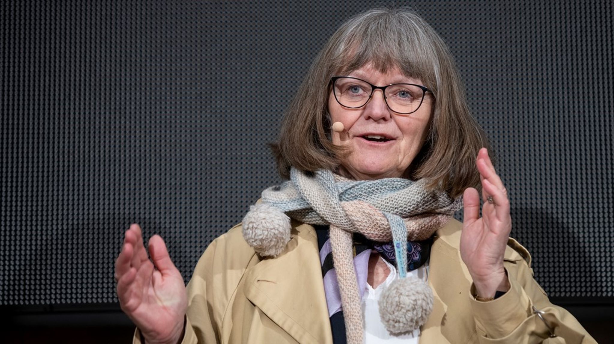 Nina Smith til interview i Mandag Morgen og Altingets gård.