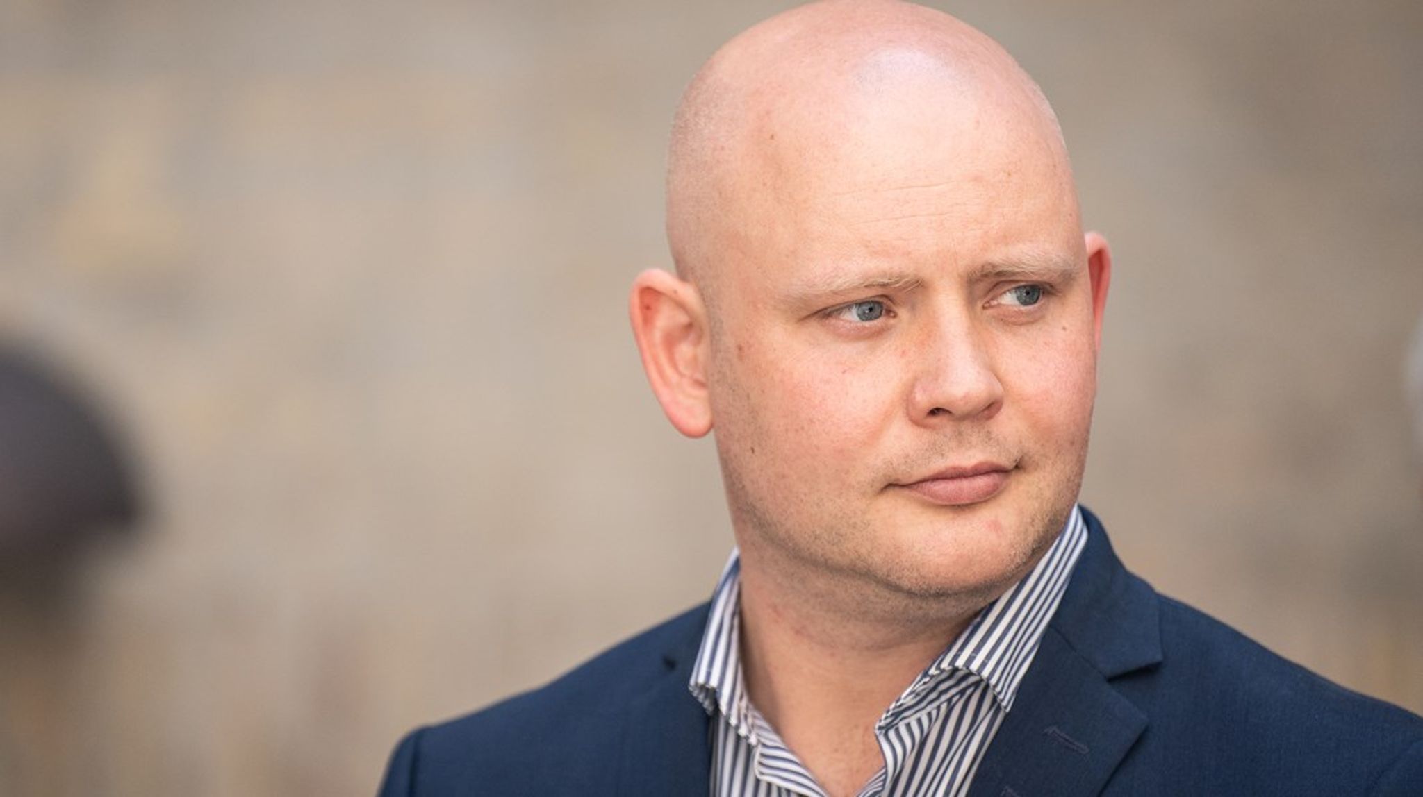 Siden hvornår har vi som samfund
været imod viden? Tilsyneladende kun når det
tilfældigvis handler om at rette op på den flere hundrede år gamle skævhed, der
betyder, at mænd i privilegerede positioner fylder mere end deres ligeværdige
modstykke, skriver Jakob Engel-Schmidt (M).
