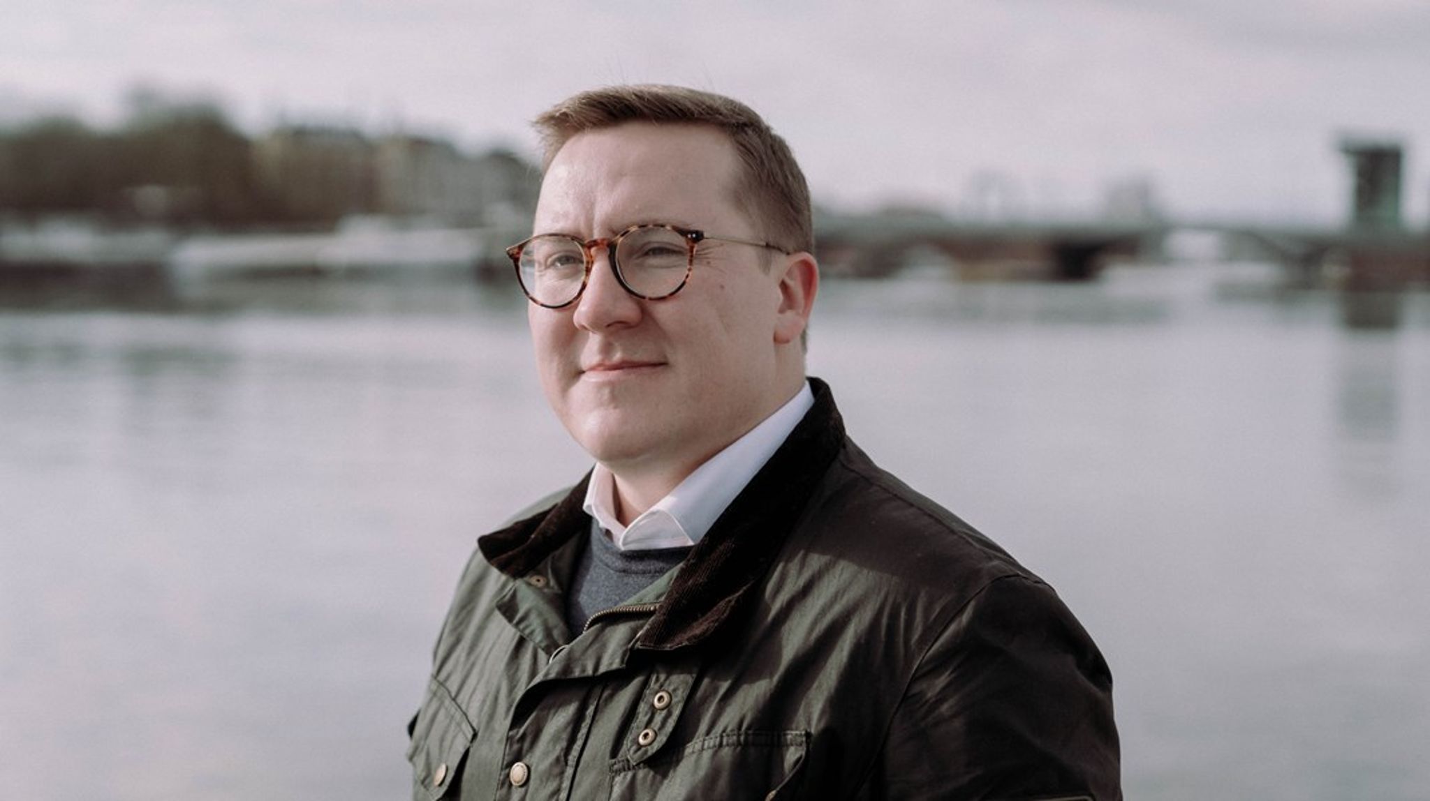Bergur Løkke Rasmussen har været medlem af Europa-Parlamentet for Venstre siden 23. november 2022 og erstattede dermed Søren Gade, der blev valgt til Folketinget den 1. november 2023. Bergur skiftede fra Venstre til Moderaterne i marts 2023.<br>
