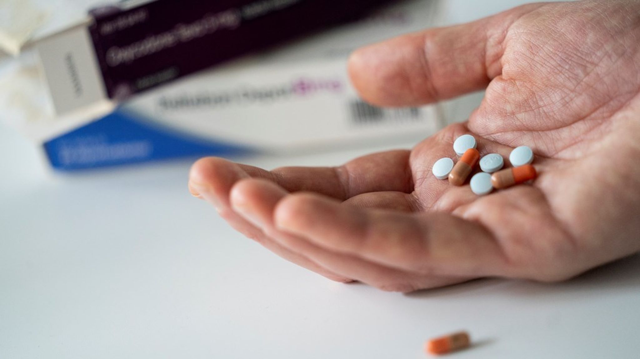 Klog brug af sundhedsdata er alfa og omega i
udviklingen af personlig medicin, og det bør også være en afgørende brik i den
nye strategi, skriver&nbsp;Sanne Marie Thysen,&nbsp;Henning Bundgaard og&nbsp;Sisse Ostrowski.