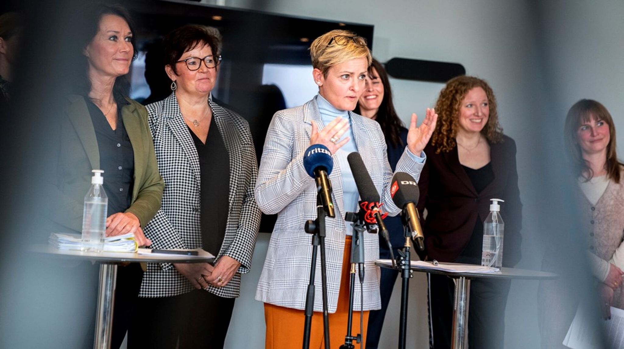 Med den politiske aftale om 'Fonden for blandede byer og flere billige boliger' fra november 2021 blev det besluttet, at Social-, Bolig- og Ældreministeriet skulle lave en analyse udlejningsvanskeligheder i almene ældreboliger. Nu overvejer ministeren mulige tiltag.<br><br>