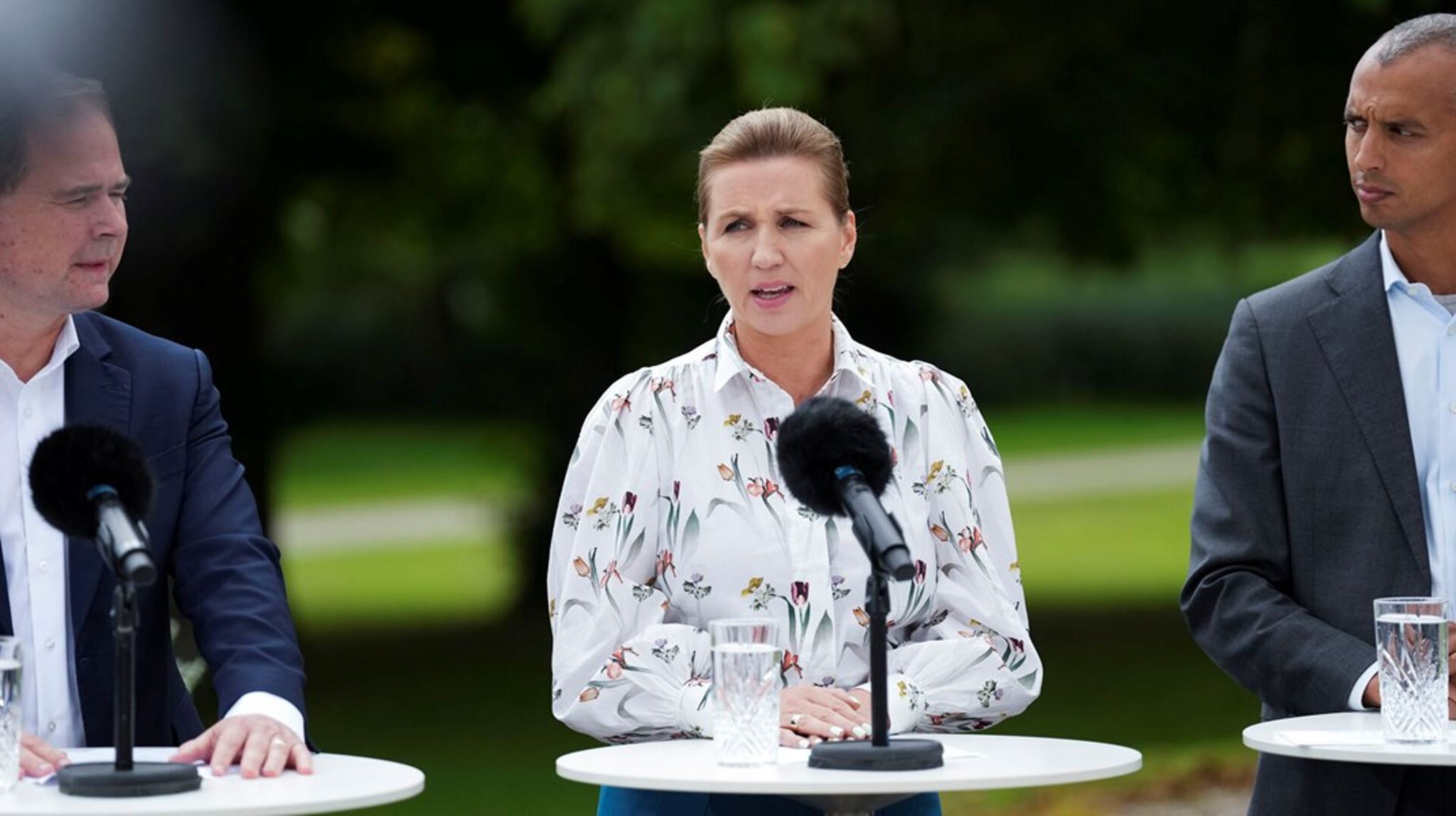 Når forsvarsforliget skal implementeres, er det med statsministeren tillid, siger hun på et pressemøde i forbindelse med Socialdemokratiets sommergruppemøde i Horsens.&nbsp;
