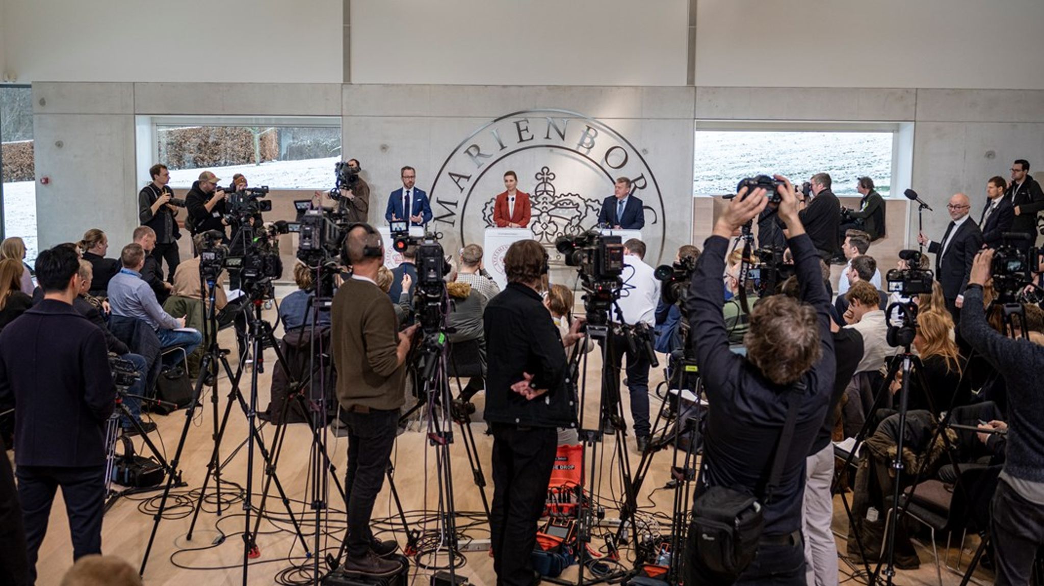 ”På den ene side kan man vælge at koncentrere sig om regeringen, men på den anden side kan man se på to andre ting: Den korte erfaring, vi har med SVM-regeringen, er at alle aftaler er indgået med andre partier, og samtidig siger regeringen selv, at den går efter brede forlig,” siger Laust&nbsp;Leth Gregersen, der er politisk chef hos Oxfam Danmark
