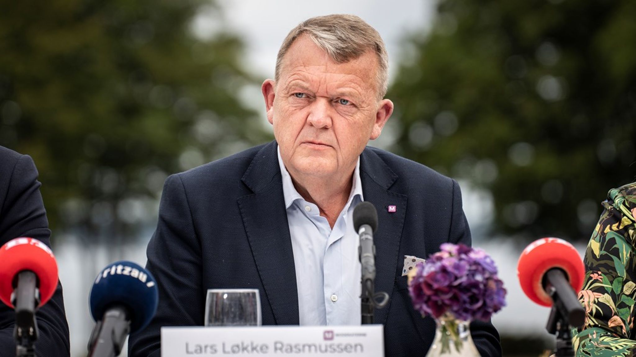 I torsdagens samråd skal udenrigsminister Lars Løkke Rasmussen svare på, hvorfor han har undskyldt koranafbrændinger i Danmark overfor andre landes udenrigsministre. 