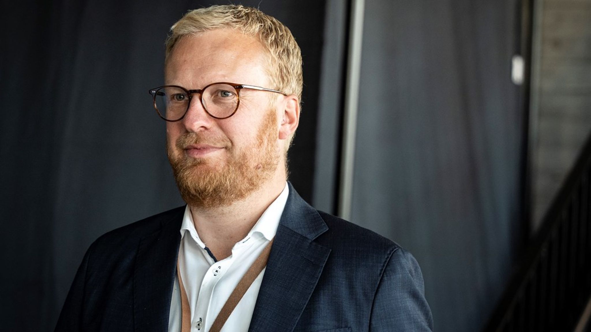 Morten Skov Christiansen er uddannet elektronikmekaniker. Han begyndte sin karriere i fagbevægelsen i 2007 som konsulent i Dansk Metal.