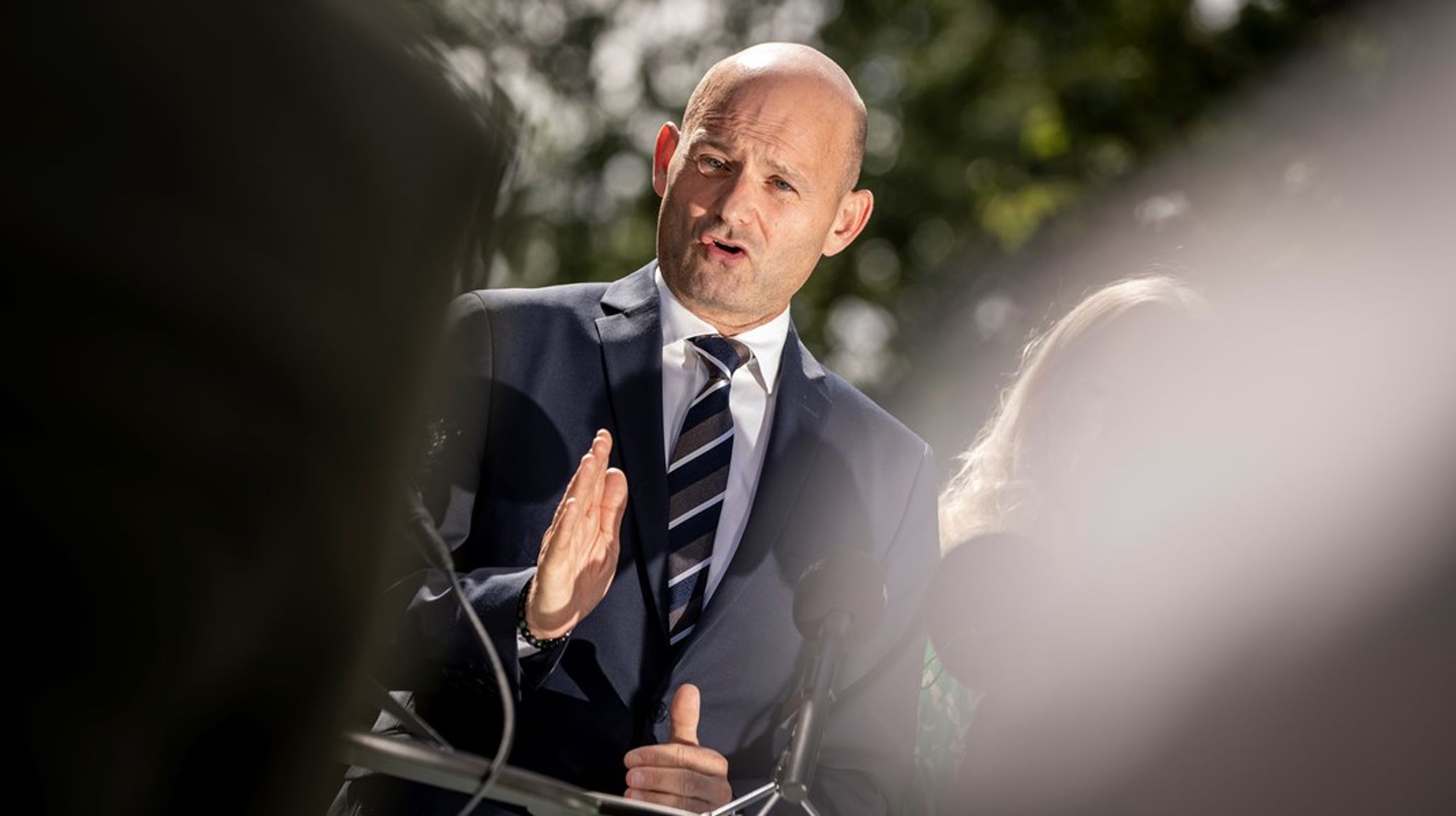Politisk interesserede øjne bliver i weekenden rettet mod Herning, hvor Konservative afholder deres årlige landsråd. Partiformand Søren Pape Poulsen er under pres efter den seneste tids politiske stormvejr. 