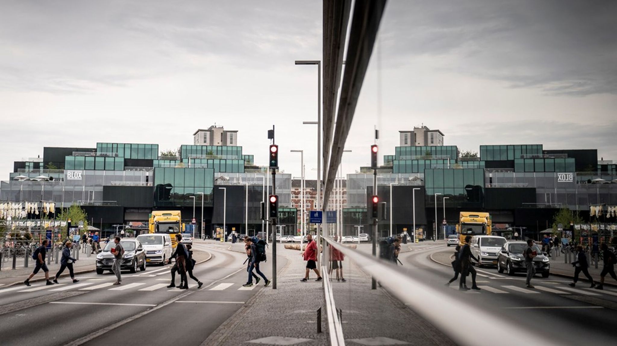 Svend Larsen, der er direktør for Det Kongelige Bibliotek, bliver efter fusionen direktør for den sammenlagt institution. Den konstituerede direktør for Nota, Michael Karvø, bliver vicedirektør med ansvar for Notas aktiviteter.