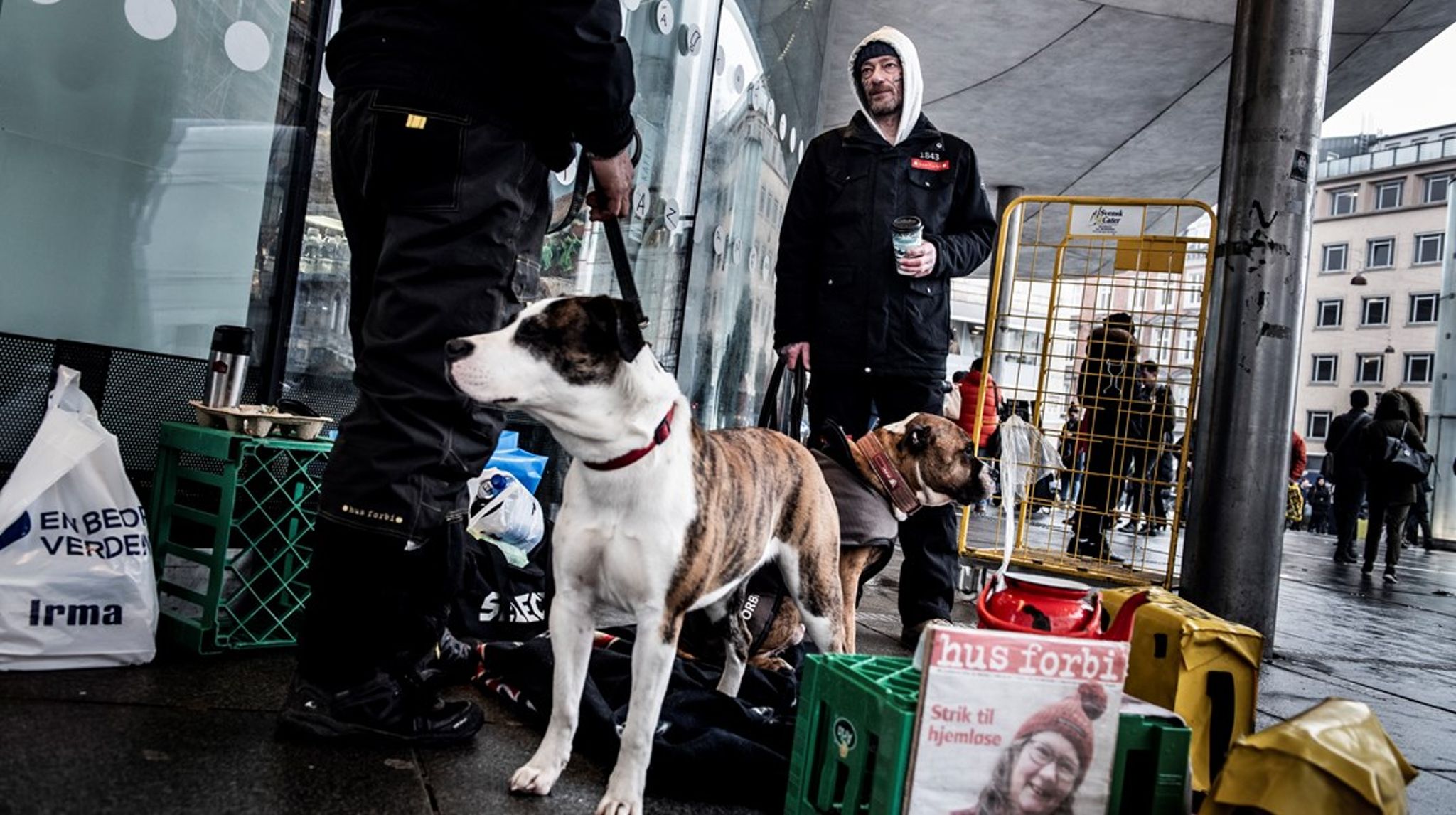 Hjemløse møder urimelige begrænsninger og straf, når de bruger det offentlige rum til helt basale fornødenheder. Det har Københavns Kommune nu forpligtet sig til lave om på, skriver Pia Justesen. <br> 