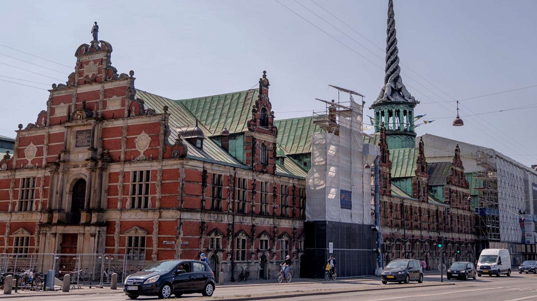Drømmen om at skabe et hus og en organisation som Børsen og Dansk Erhverv for civilsamfundet har lange udsigter - i hvert fald hvis man skal basere potentialet på svar fra de aktører, Altinget har spurgt om deres holdning til den ide.