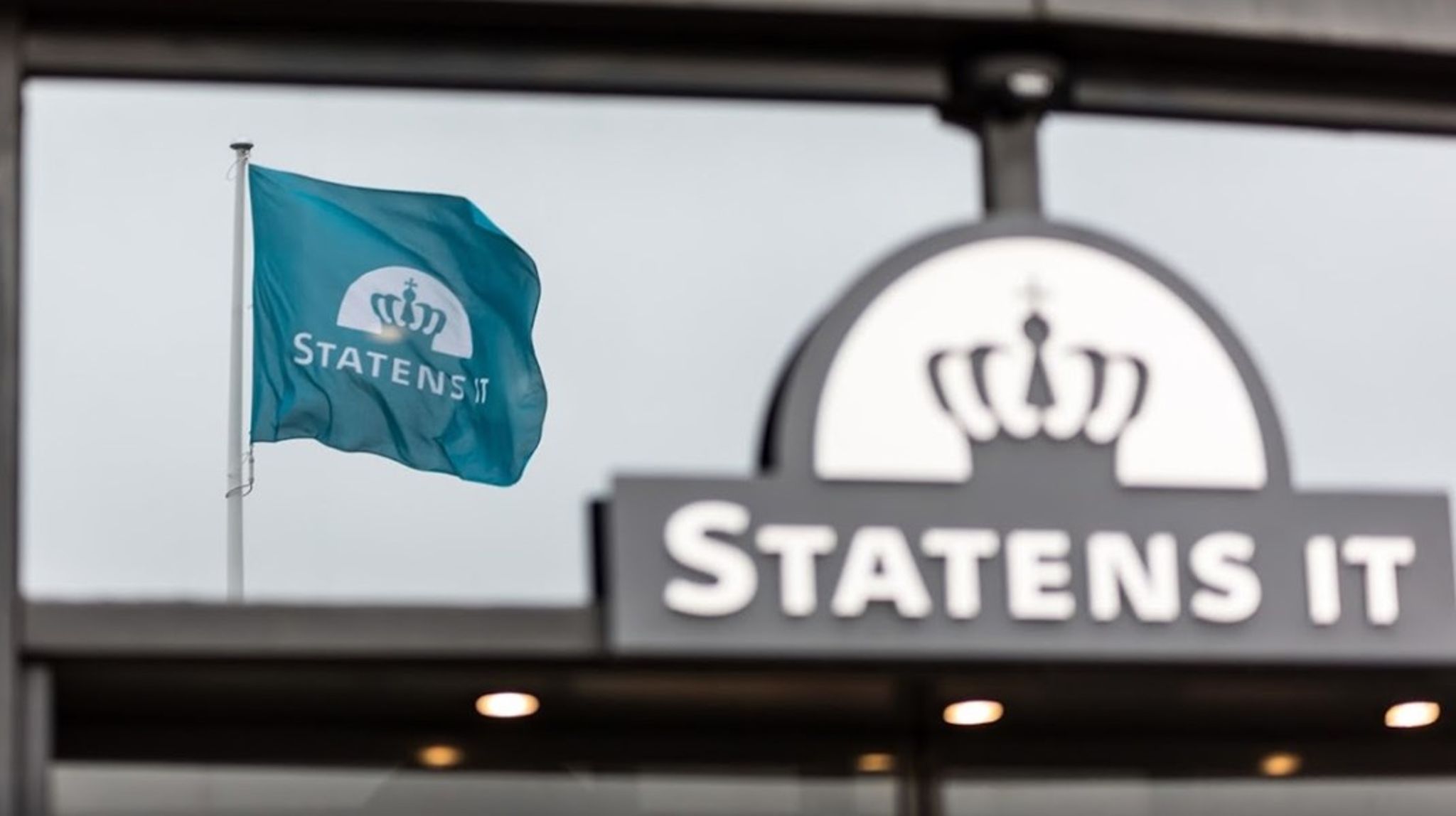 Stillingen som områdechef i Center for Service Delivery i Statens It skal nu genbesættes. Den nye områdechef får sammen med Mads Pilgaard Blak det overordnede ansvar for de services og leverancer, centret leverer til cirka 39.00 brugere i staten.