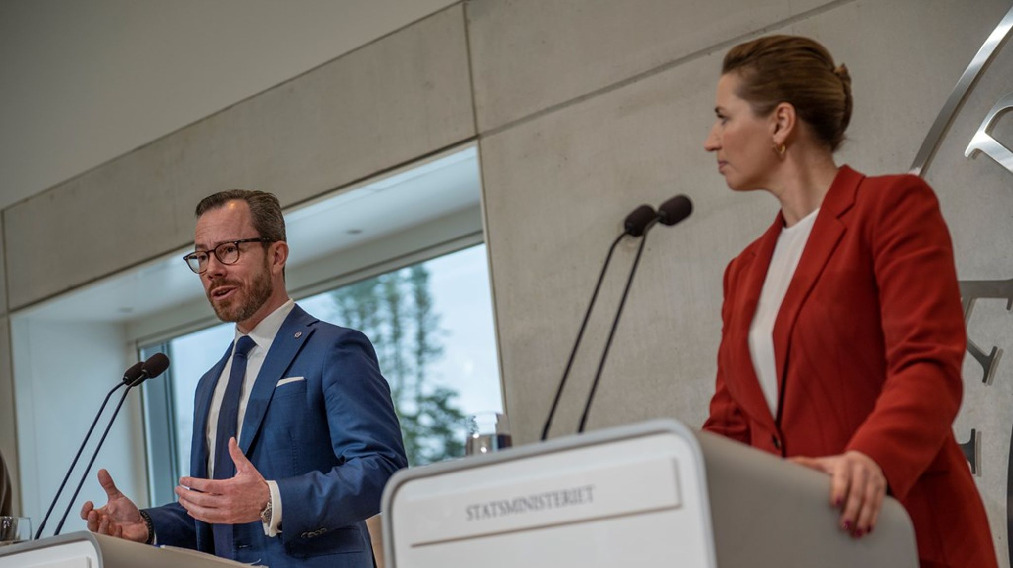 "Han har kæmpet for det, han mener er det rigtige for Danmark og for <a target="" rel=""></a>Venstre – også når det betød modvind. Det har jeg virkelig stor respekt for. Den respekt er ikke blevet mindre i dag," skriver statsminister Mette Frederiksen om Jakob Ellemann-Jensen, efter hans exit fra dansk politik.
