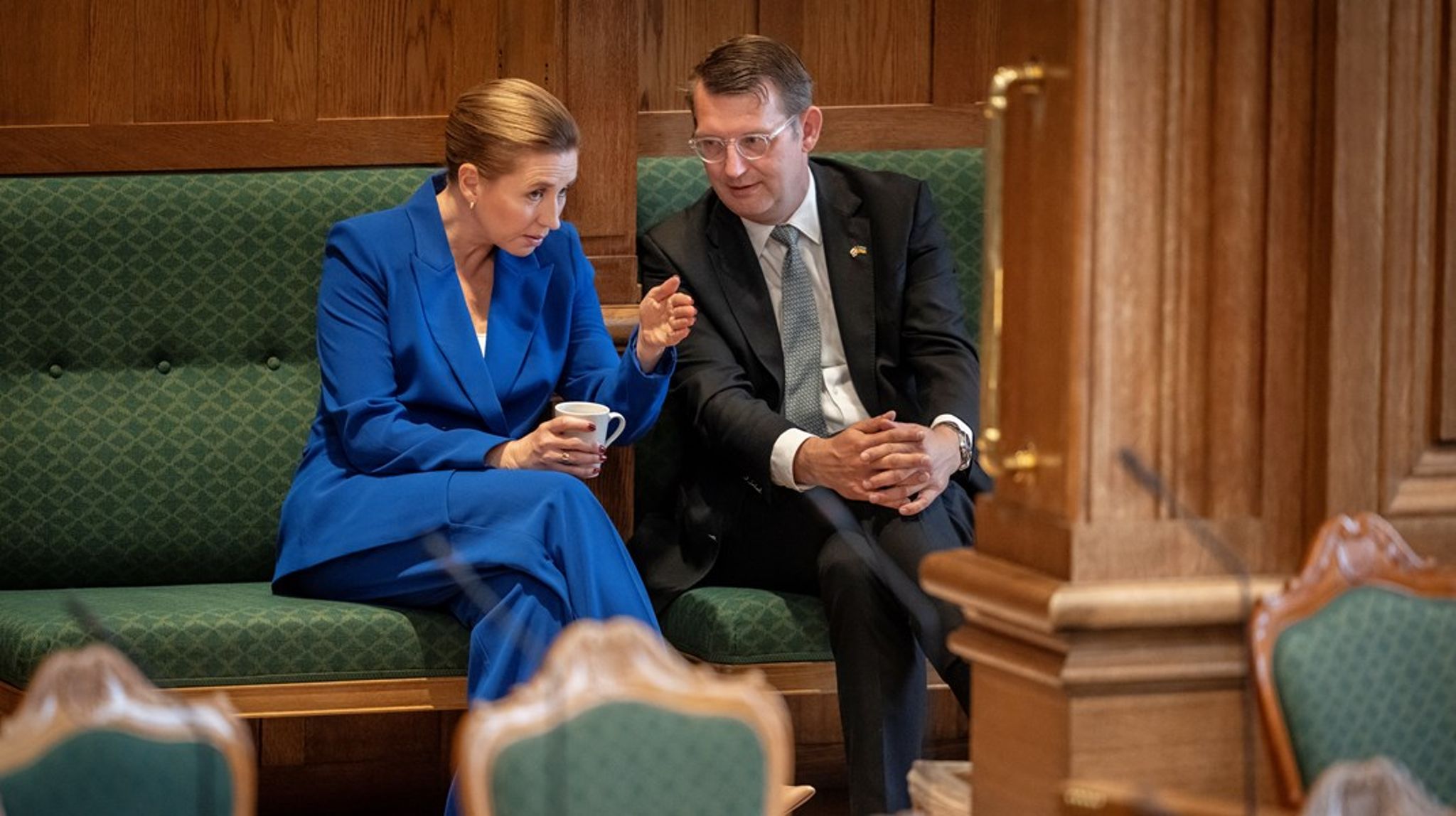 Forsvarsminister Troels Lund Poulsen (V) skal torsdag i samråd og svare på spørgsmål om statsministerens rolle i den såkaldte våbensag. 