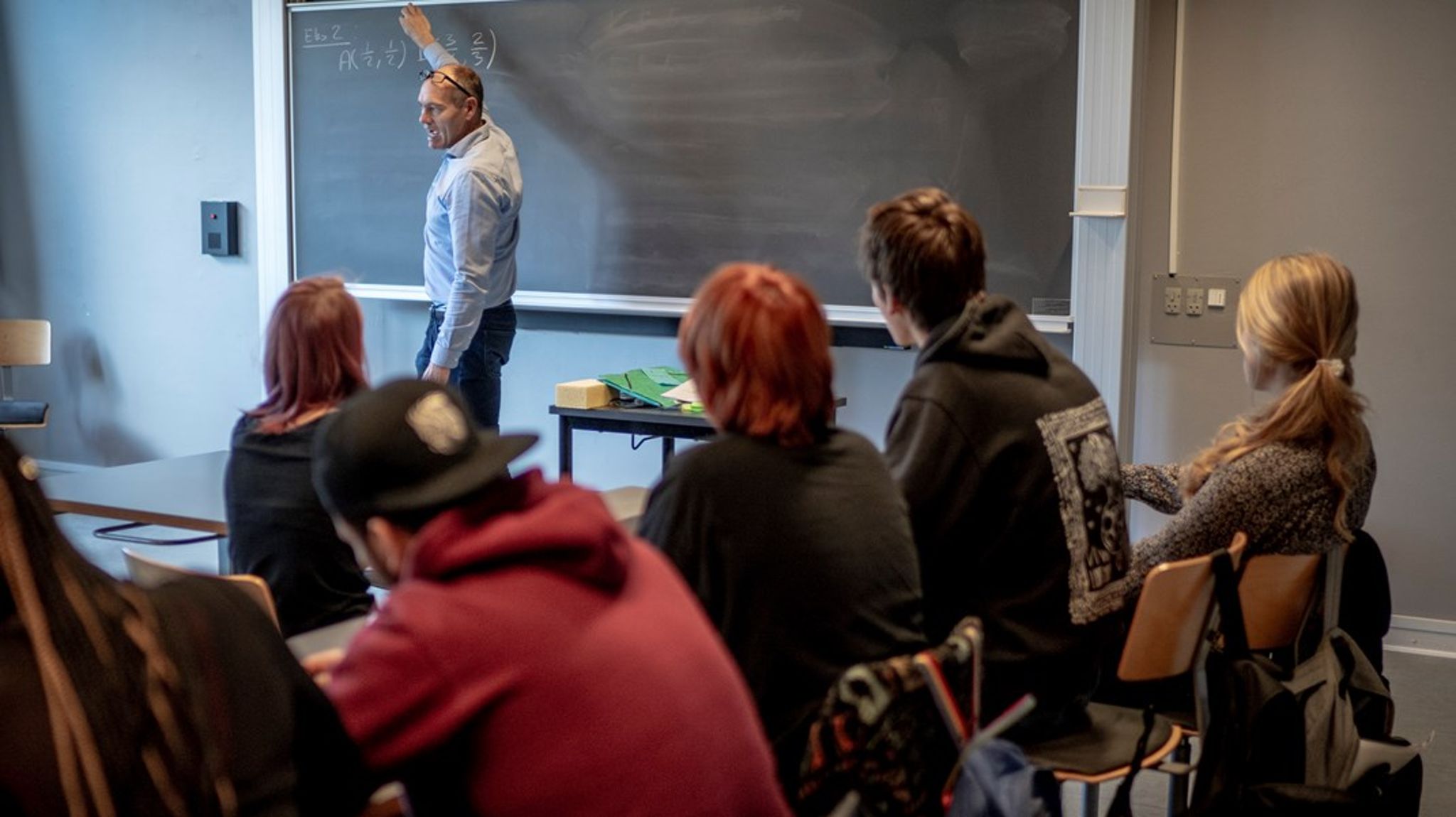 Der er store forskelle på gymnasieelevers faglige niveau, men eleverne oplever ikke altid forskellen som et problem, ifølge en ny interviewundersøgelse lavet af Danmarks Evalueringsinstitut (EVA).