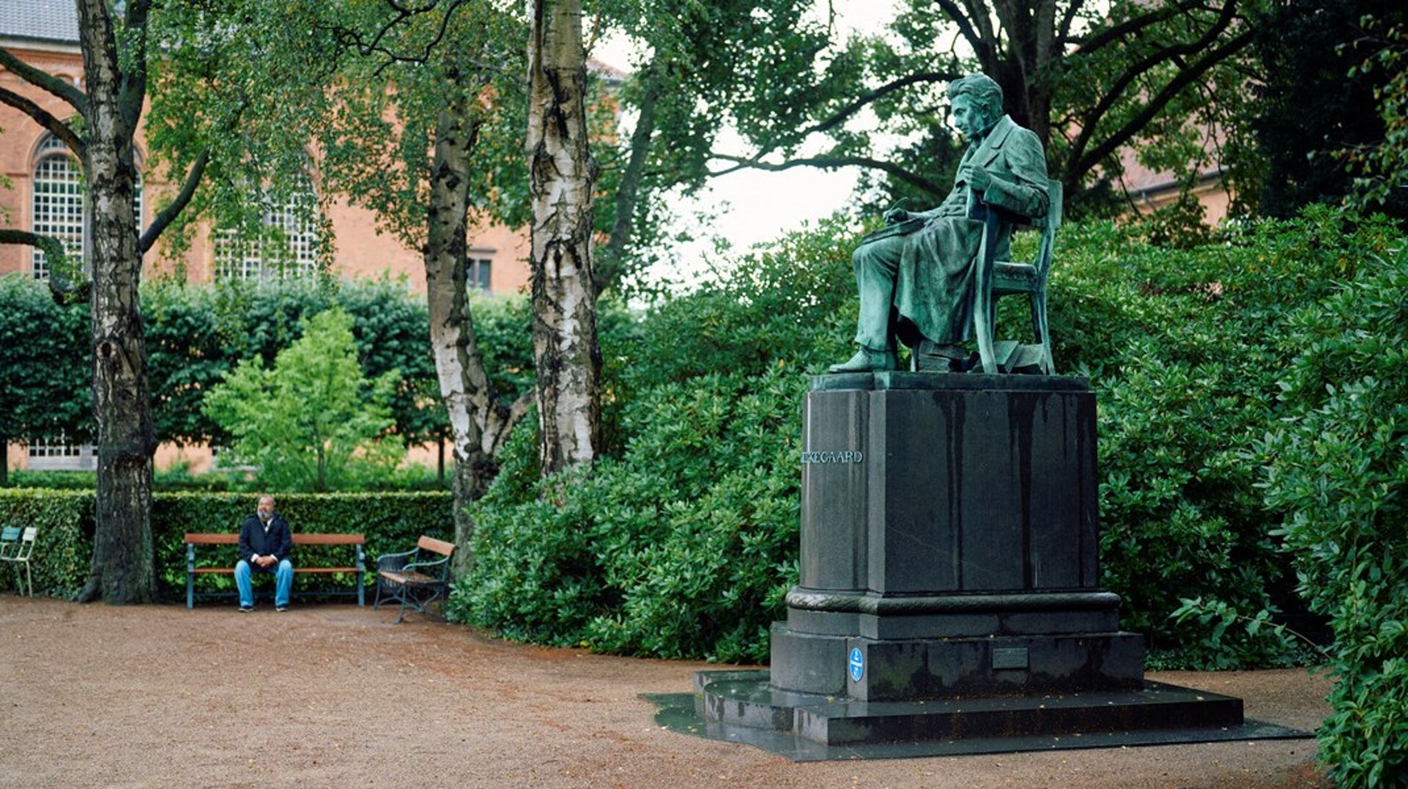 For Søren Kierkegaard består etik ikke af forbud og påbud, pligter og regler, men bygger derimod på, at vi hver især tager den opgave på os at besøge vores samvittighed – og dermed ikke bare lytter til vores mavefornemmelse, og hvad vi nu lige har lyst til. Det er netop det, som tidsånden kalder på, skriver Pia Søltoft. 