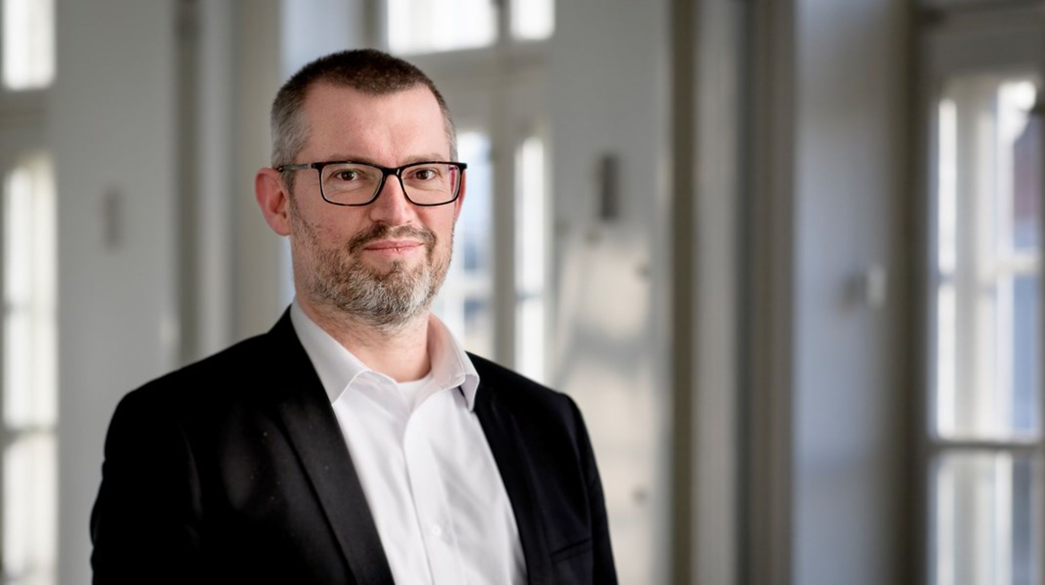 Jacob Klit-Hansen er enhedschef for restaurering og genopretning i Slots- og Kulturstyrelsen. Den fremmeste opgave for ham er at agere sparringspartner for de faglige kolleger i styrelsen, der restaurerer væsentlige dele af dansk kulturarv.<br><br>