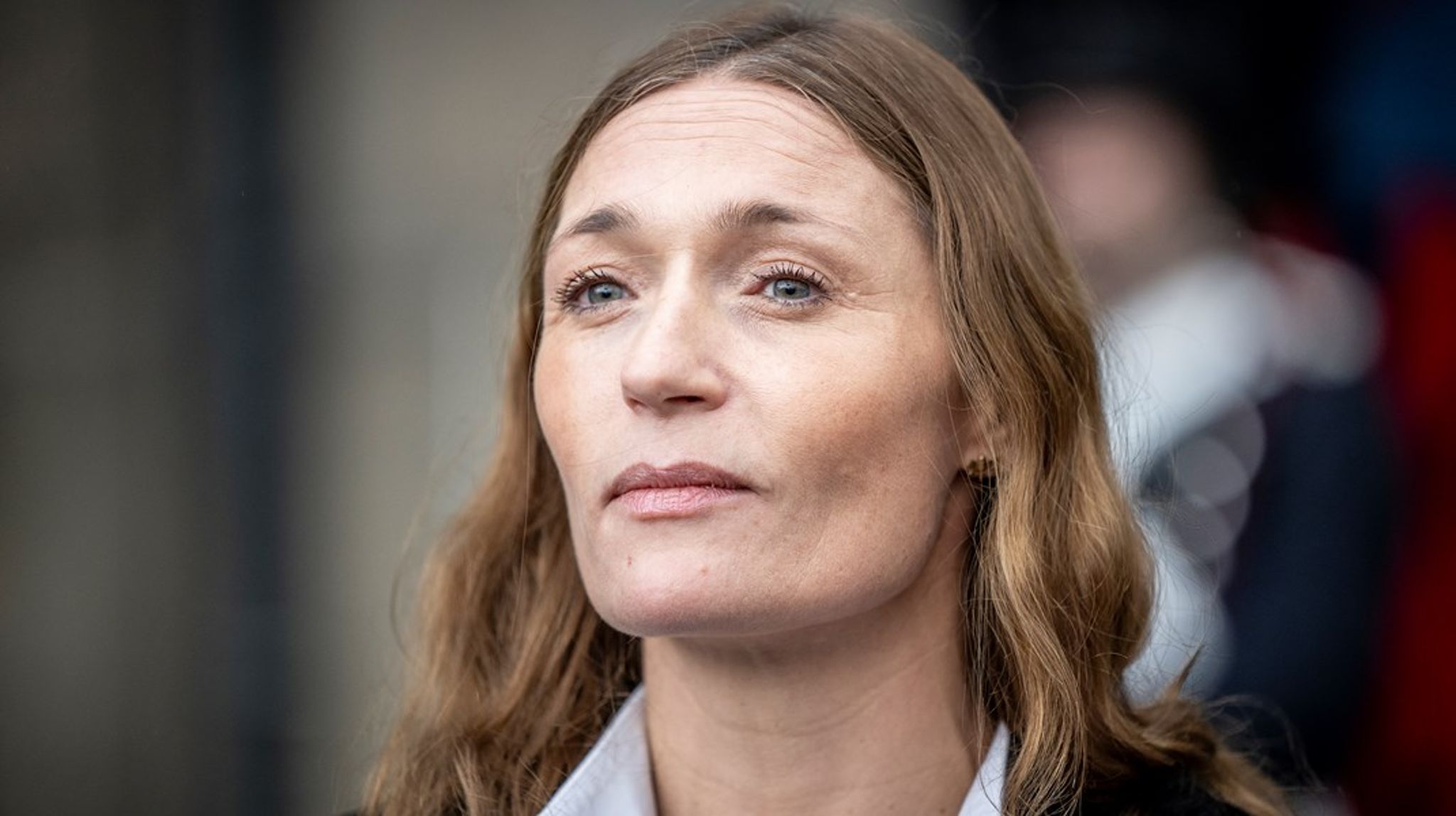 Tommy Ahlers var den første 'løve', der skiftede iværksætterlivet ud med dansk toppolitik. Han måtte opgive efter tre år. Nu følger Mia Wagner hans fodspor.
