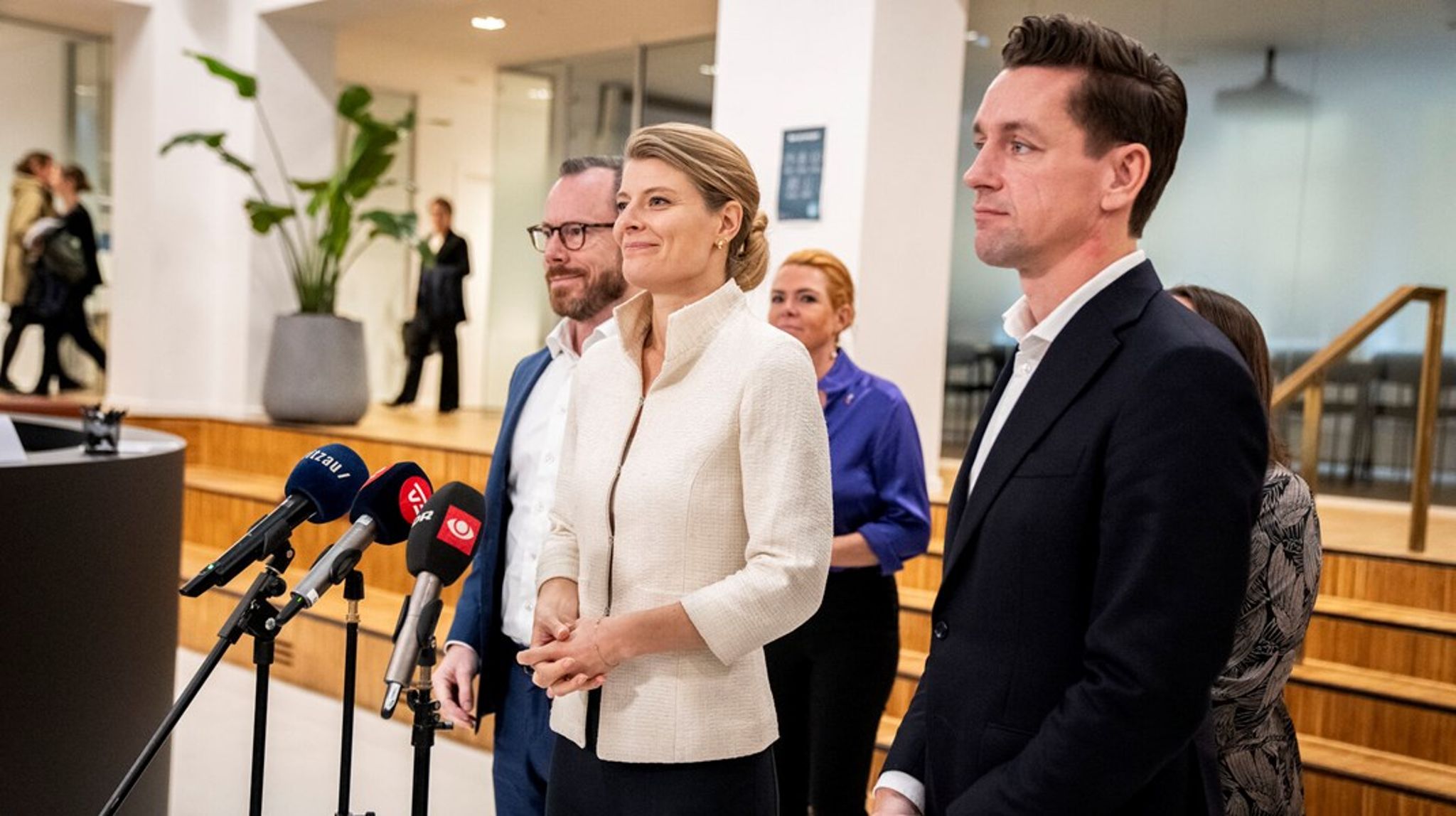 Det er regeringen, der sammen med de blå partier står bag aftalen, der skærper beskæftigelseskravet og isoleret set på kort sigt øger antallet af børn i lavindkomstgruppen. Samlet set løfter kontanthjælpsreformen 4000 børn ud af fattigdom.&nbsp;