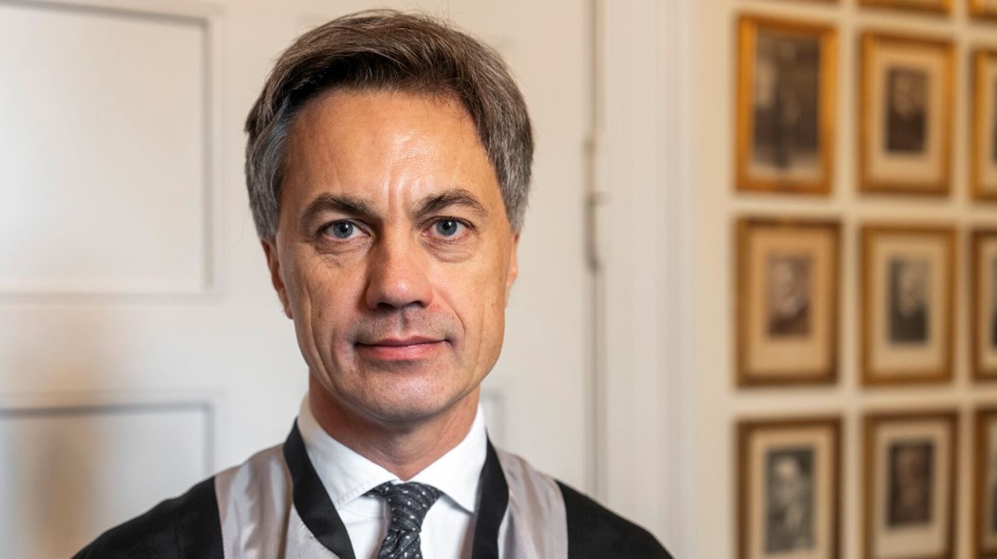 Ole Spiermann bliver en af de advokater fra advokatfirmaet Bruun &amp; Hjejle, der skal forestå den uvildige kulegravning af våbensagen. Han har tidligere været del af Minkkommissionen og både Tibetkommissionen I og II.<br>