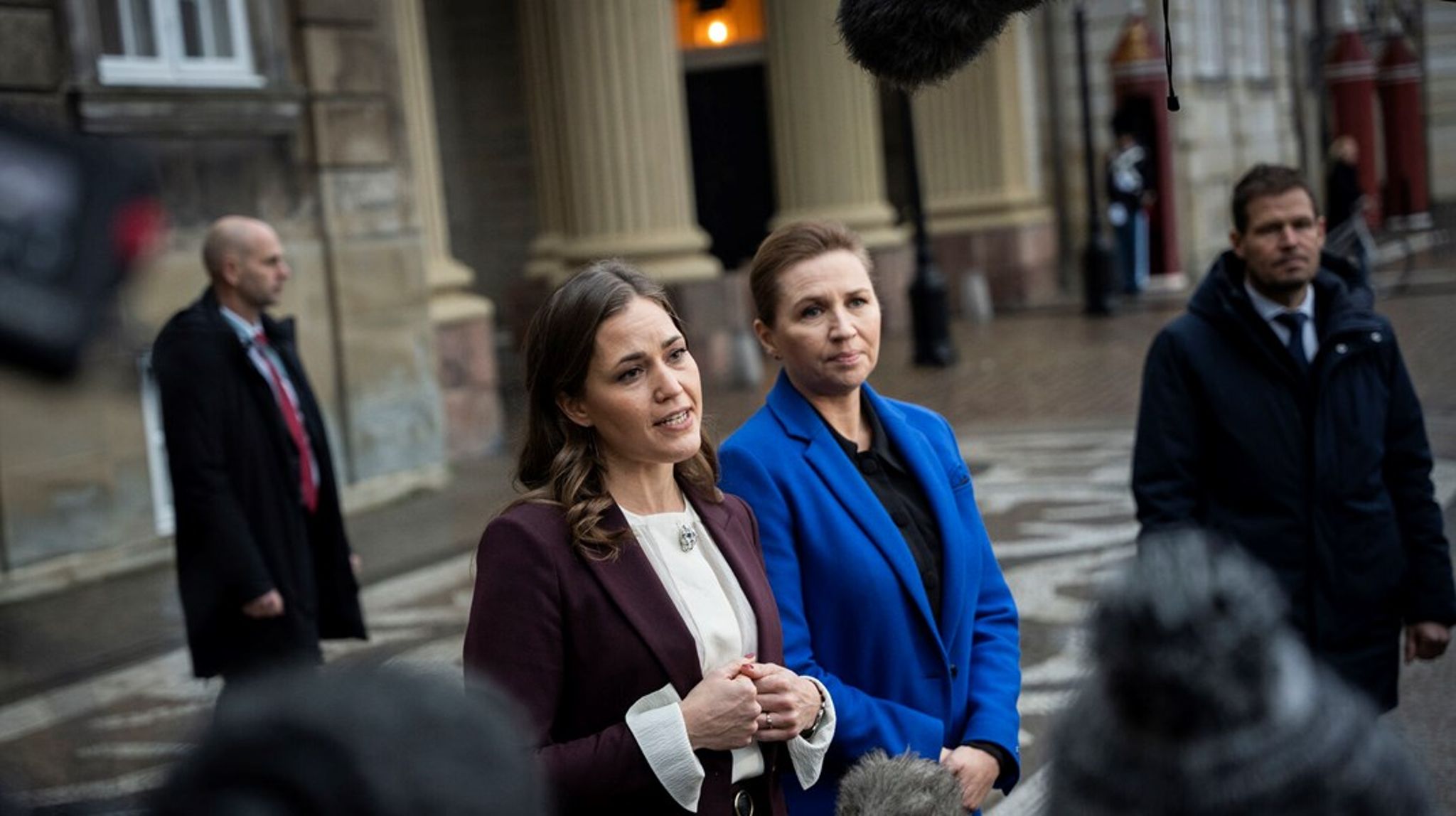 Marie Bjerre (V) vendte 7. december tilbage som digitaliserings- og ligestillingsminister efter at være blevet valgt fra til fordel for erhvervskvinden Mia Wagner bare to uger forinden. Comebacket bliver dog uden hendes tidligere særlige rådgiver Simon Schelde.&nbsp;