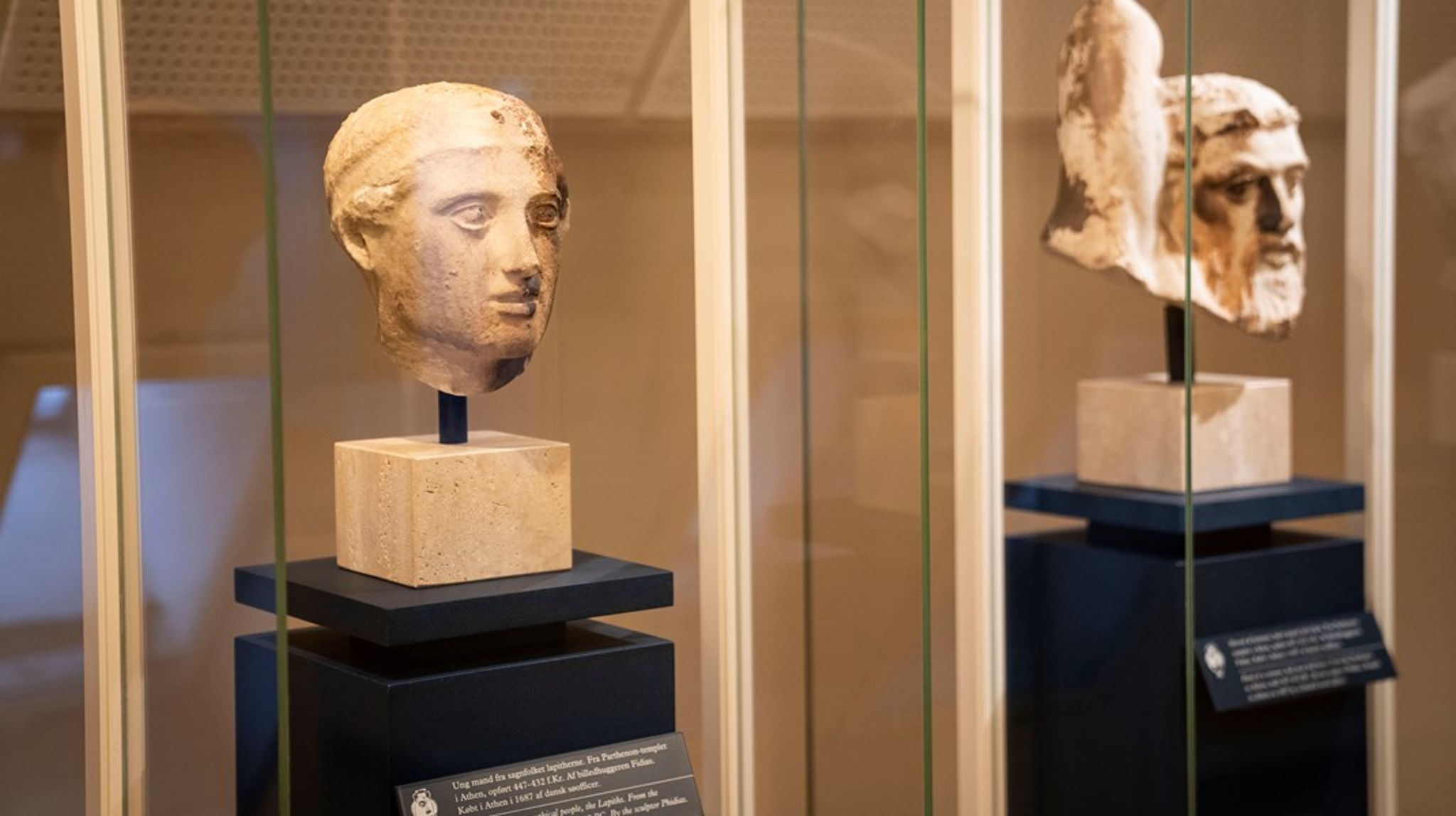 En anmodning om udlevering af tre skulpturfragmenter fra Parthenontemplet fra Grækenlands hovedstad, Athen, blev i november afvist af Nationalmuseet. 