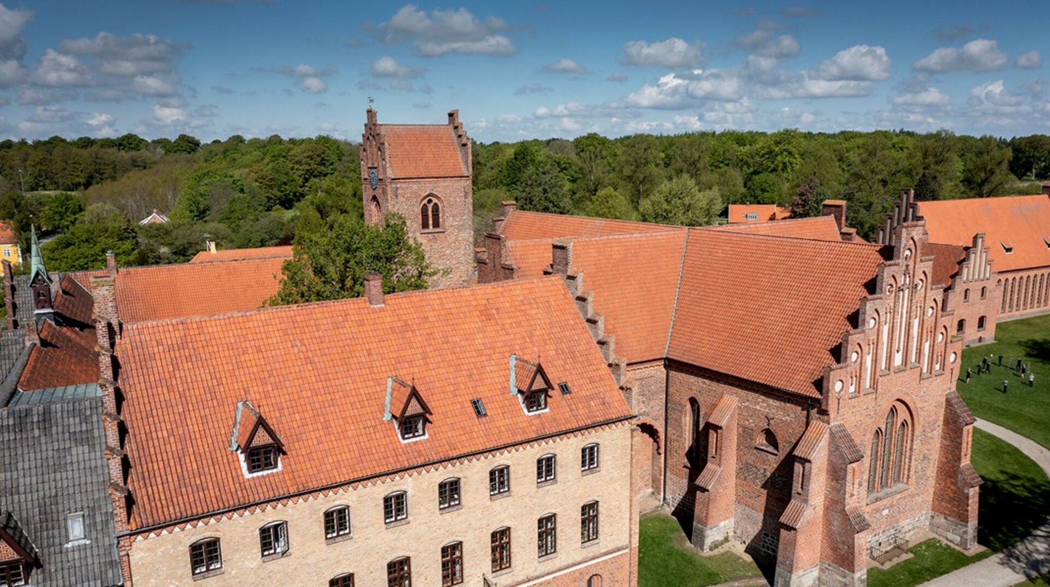 Herlufsholm skole i Næstved skal for anden gang på under to år finde en ny rektor. Gitte Nørgaard nåede at være rektor for skolen i knap halvandet år men har nu, sammen med skolens bestyrelsesformand Jon Stokholm, valgt at forlade sin stilling med øjeblikkelig virkning efter "gensidig aftale".