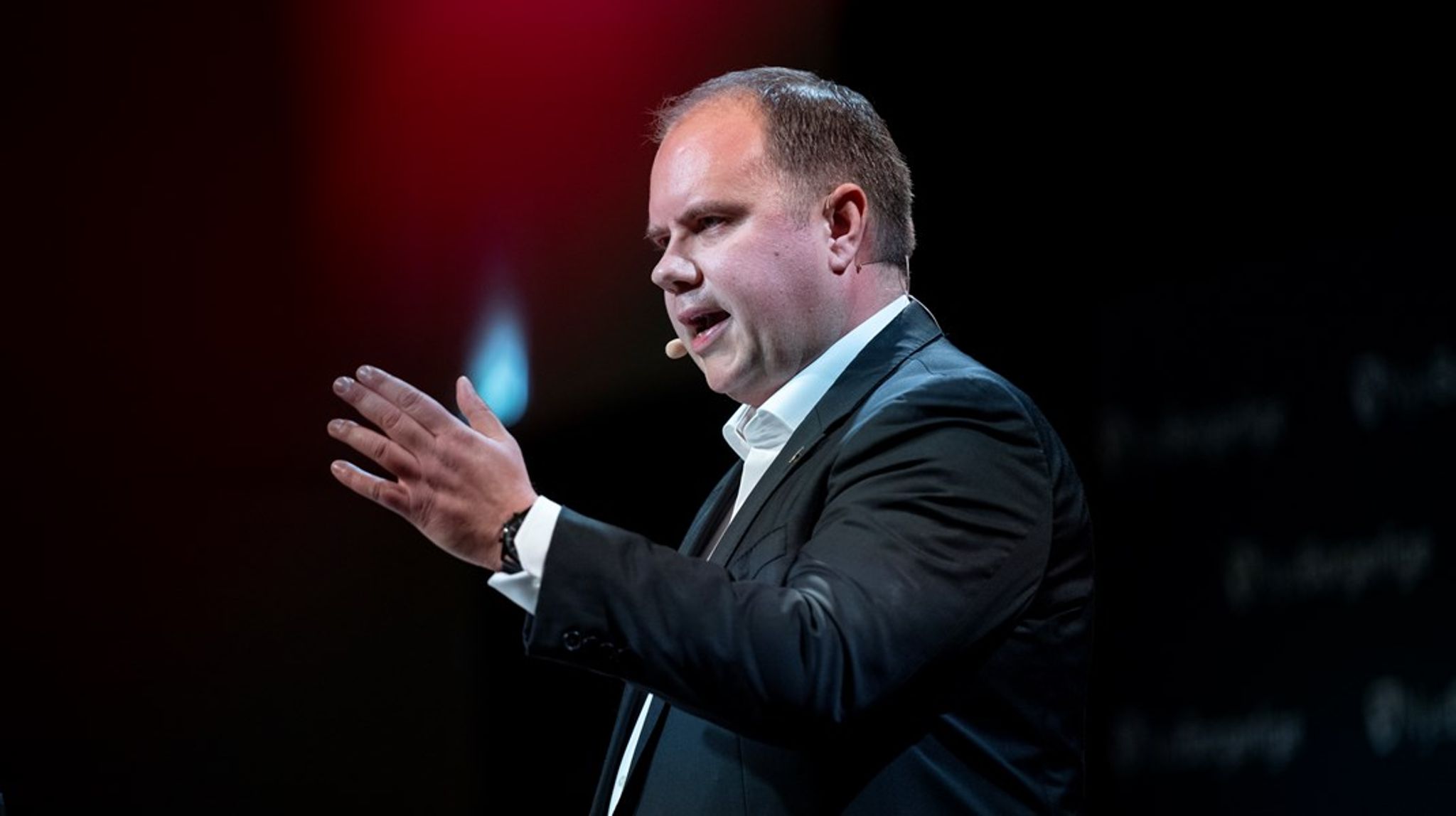 Nye Borgerlige opløses, og byrådsmedlem for Nye Borgerlige i Stevns Kommune Martin Henriksen og partiets resterende 36 byrådsmedlemmer må nu tage stilling til, om de skal ud og finde sig et andet parti.&nbsp;