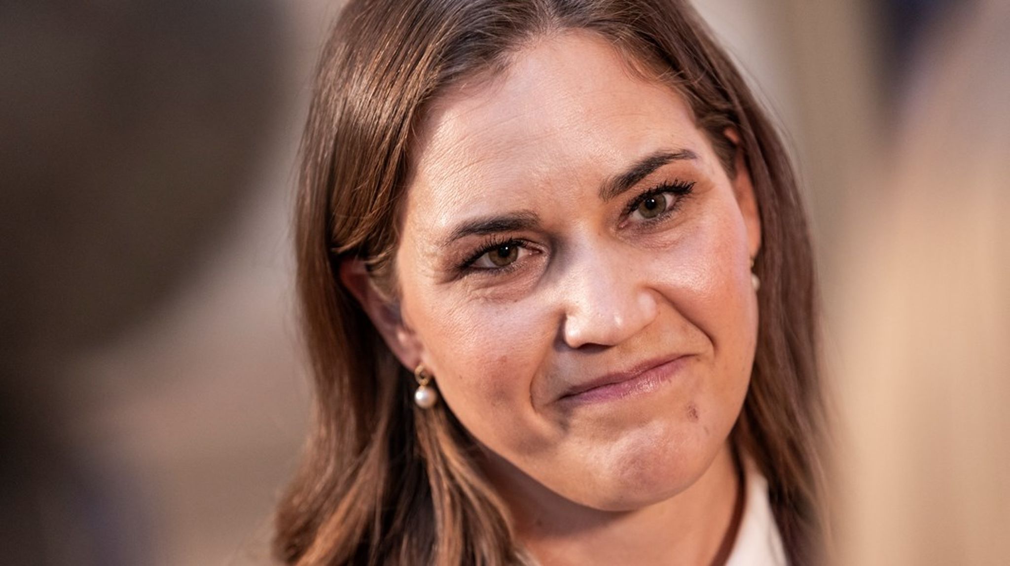 Digitaliseringsminister Marie Bjerre (V) skal i 2024 forhandle en digitaliseringsstrategi på plads, hvorefter hun skal lave et visionspapir for kunstig intelligens.&nbsp;