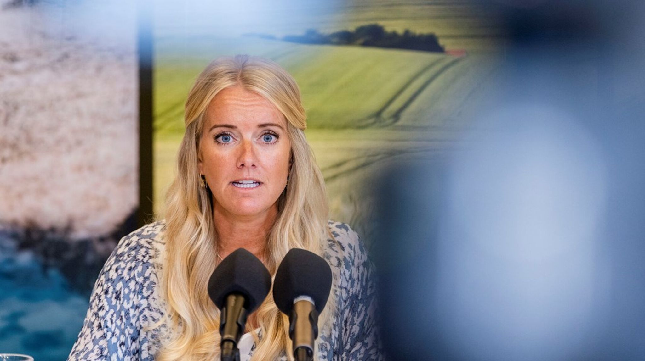 "Da jeg stoppede som formand sidste år, kunne jeg mærke, at noget var gået godt. Om andre ting tænkte jeg, at det ville jeg ikke gøre igen, hvis jeg fik muligheden. Det har jeg reflekteret over. Jeg synes, jeg har været for dårlig til at have nuancerne med. I den første periode skabte jeg en situation, hvor mange havde svært ved at stemme på os, fordi de havde et forkert billede af os," siger Pernille Vermund om tiden i det snart opløste Nye Borgerlige.