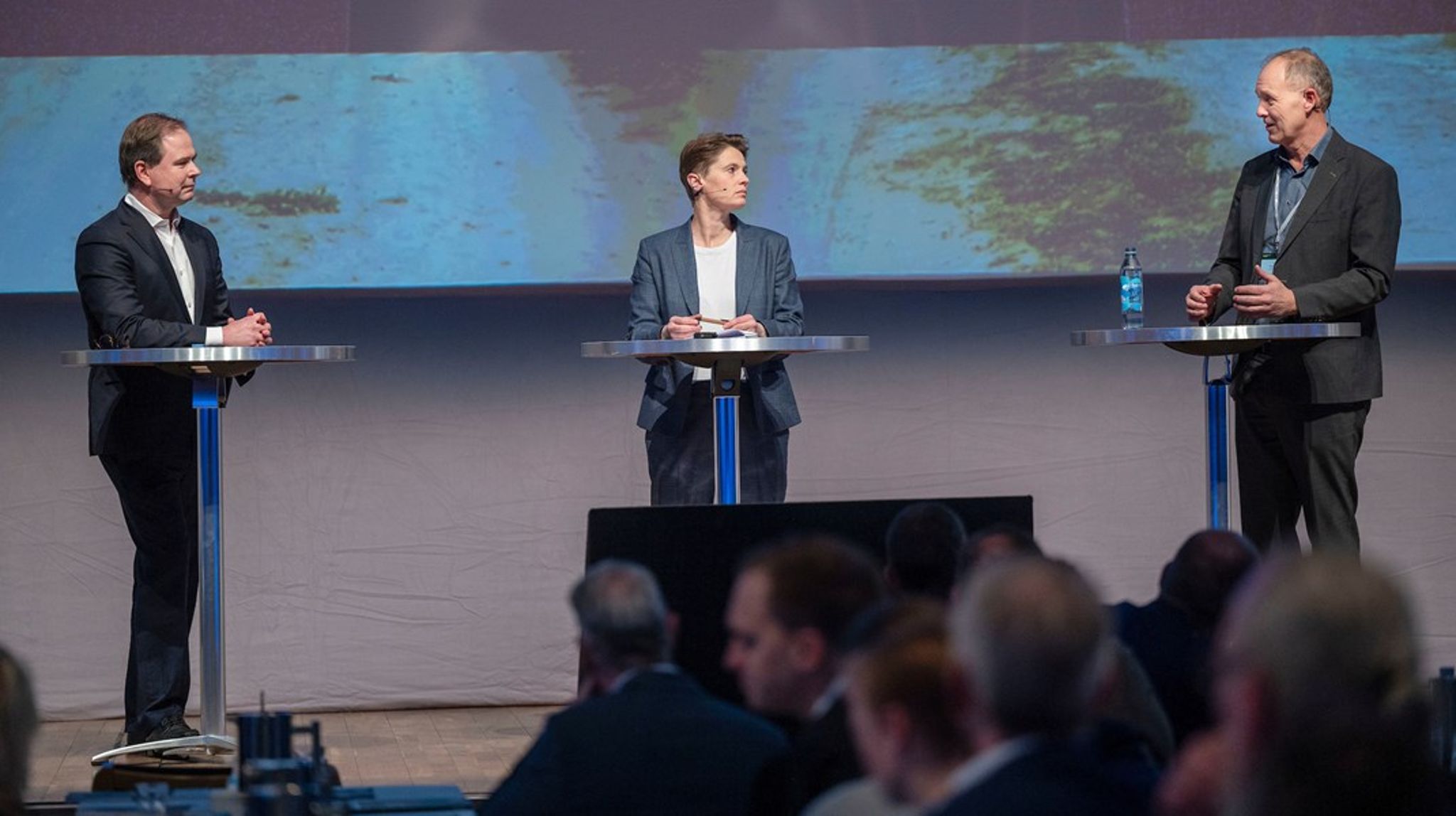 Finansminister Nicolai Wammen (S) krydsede traditionen tro verbale klinger med KL's formand, Martin Damm (V), ved KL's kommunaløkonomiske forum i Aalborg torsdag.<br>