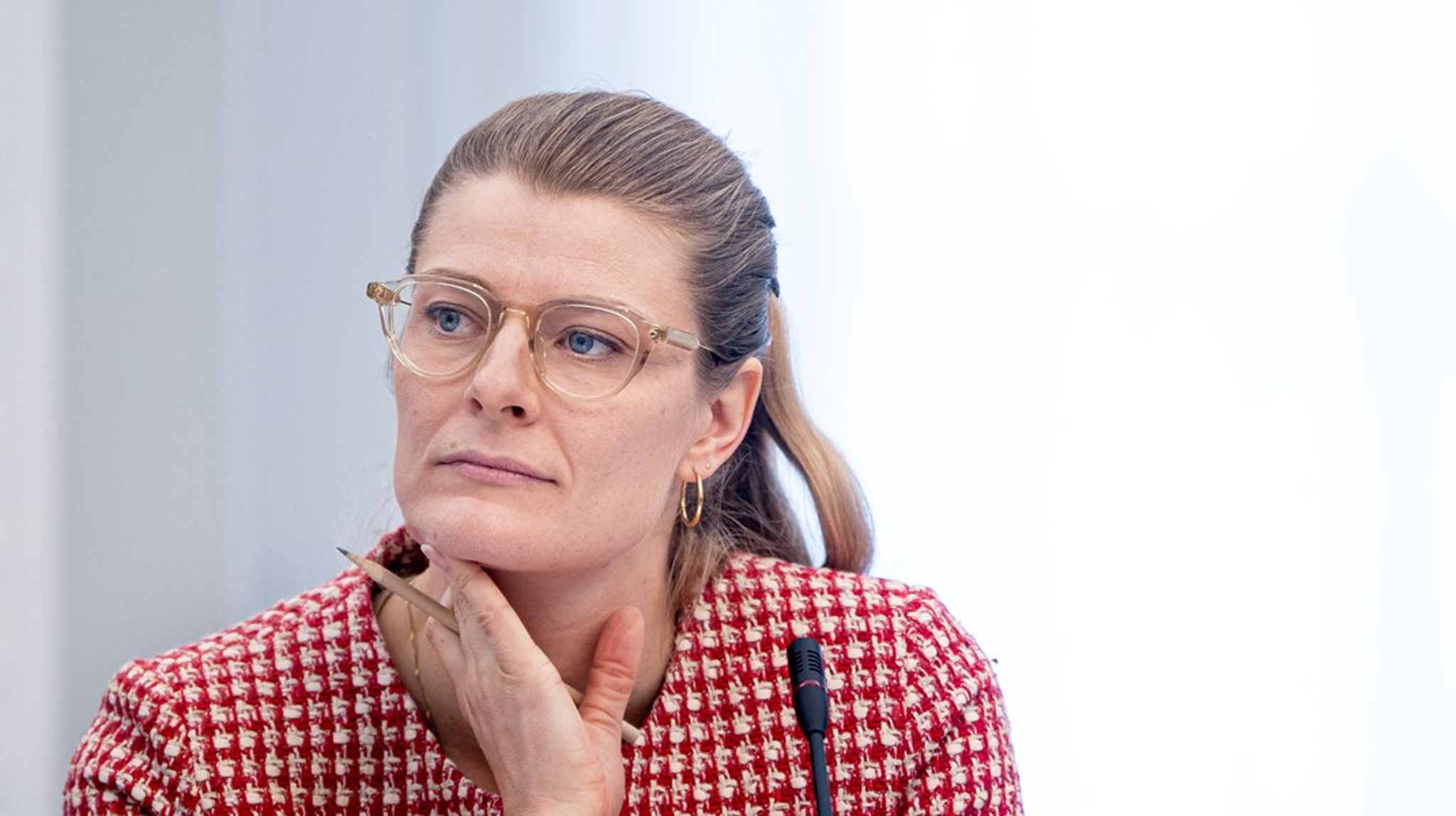 Beskæftigelsesminister Ane Halsboe-Jørgensen (S) har opsagt det forlig, der regulerer satserne på offentlige ydelser i forhold til lønudviklingen.&nbsp;