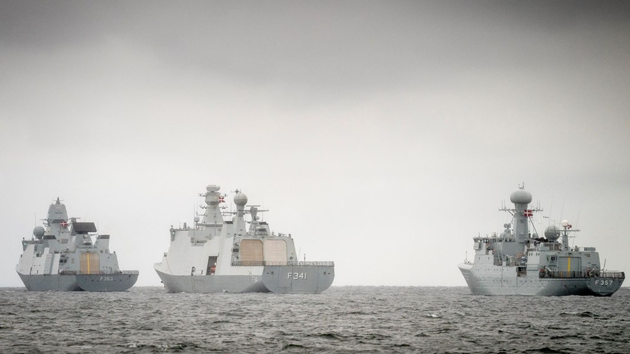 Det gør&nbsp;mig ondt, at der ikke er blevet taget bedre hånd om nogle ellers gode krigsskibe bygget ved kompetente danske skibsværfter, skriver Hans Otto Kristensen. På fotoet ses fregatten F363 Niels Juel, fregatten F4341 Absalon og inspektionsskibet F357 Thetis.<br><br>