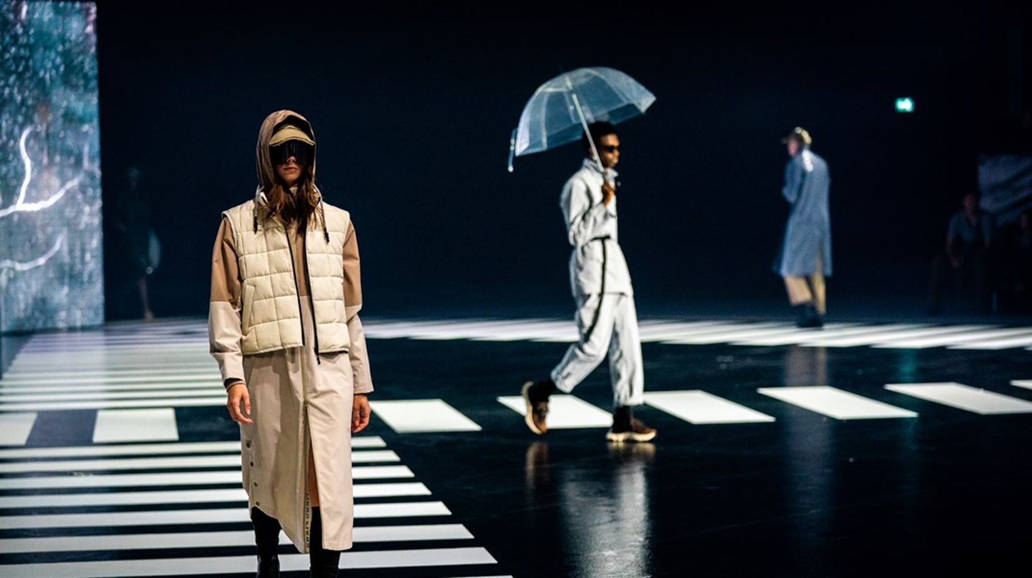 <b></b>På modemessen var det ikke til at sparke sig frem for&nbsp;<i>fake fur</i>, plastikflaske fleece og syntetisk strik, skriver Tanja Gotthardsen.