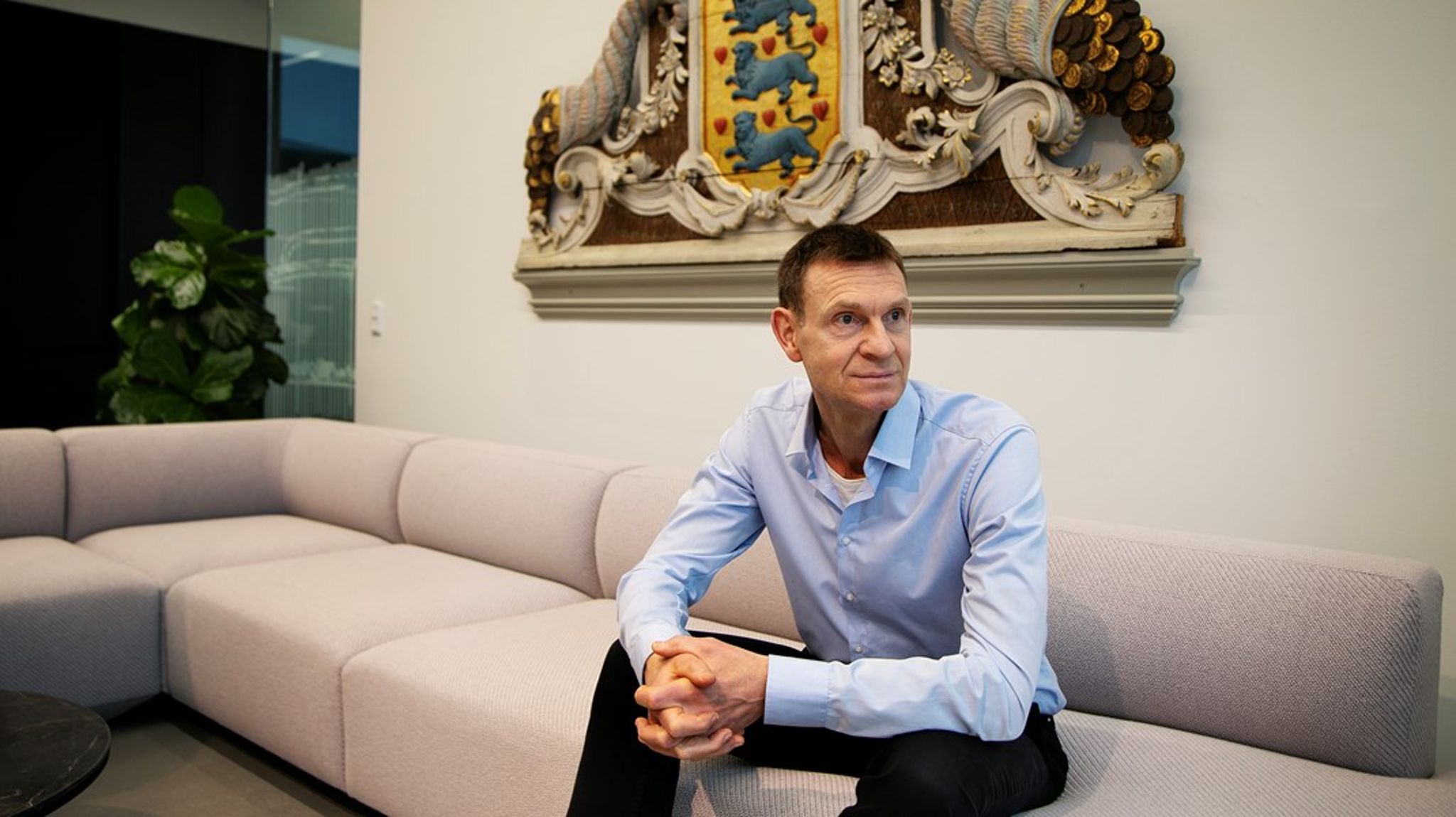 For Morten Ellegaard er det vigtigt, at Rigsarkivet er tæt på
aktørerne i den digitale forvaltning. Han oplever, at det er en spændende tid
at være rigsarkivar med nye teknologiske udviklinger og muligheder.