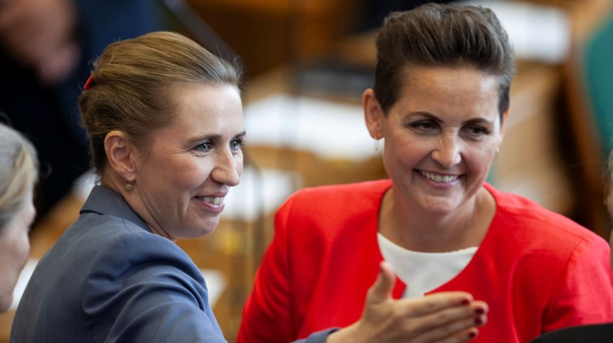 Det gør stadig ondt på SF’erne, at statsminister Mette Frederiksen valgte at gå over midten til Moderaterne og Venstre. Men SF udnytter til gengæld sin position til at vokse som parti og forsøge at få skuffede S-vælgere til at føle sig godt hjemme hos Pia Olsen Dyhr, skriver Thomas Larsen.<br>