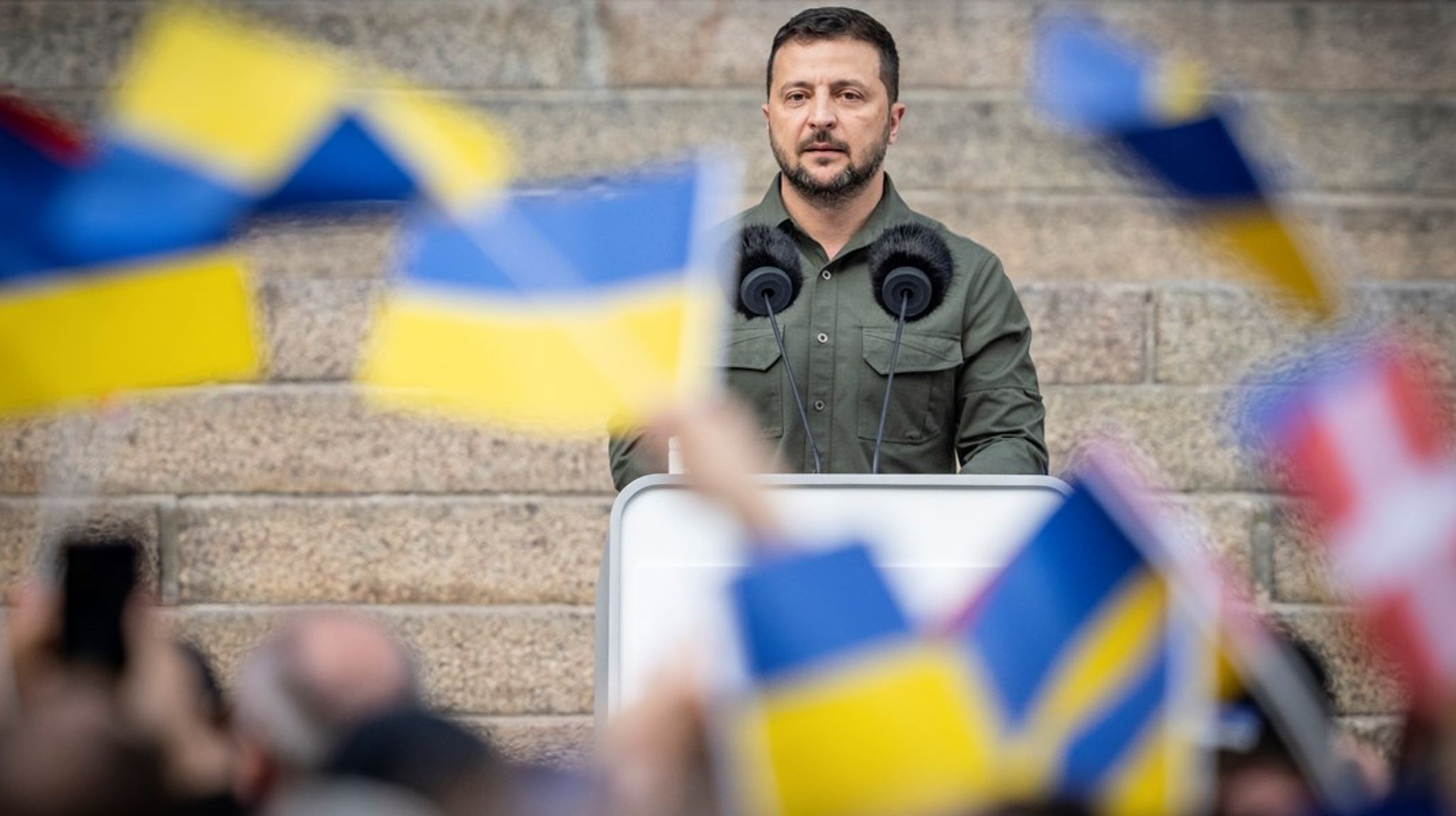 Der var stor opbakning til den ukrainske præsident, Volodomyr Zelenskyj, da han besøgte Danmark i sensommeren 2023. Men den støtte er nu ved at falde, og det kan få store sikkerhedsmæssige konsekvenser,&nbsp;skriver Magnus Barsøe (S) og Mads Strange (LA).