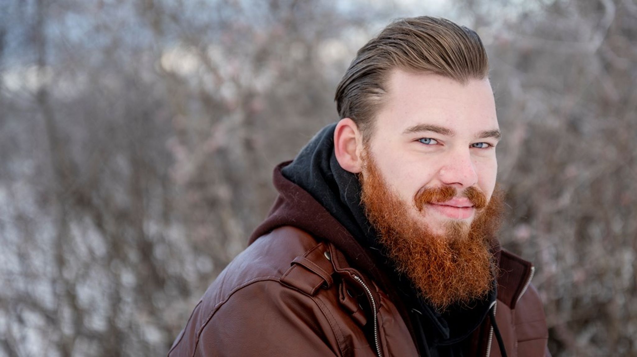 Mikkel Olsen er 22 år. Han er påbegyndt flere forskellige uddannelser, men har ikke færdiggjort nogle af dem.