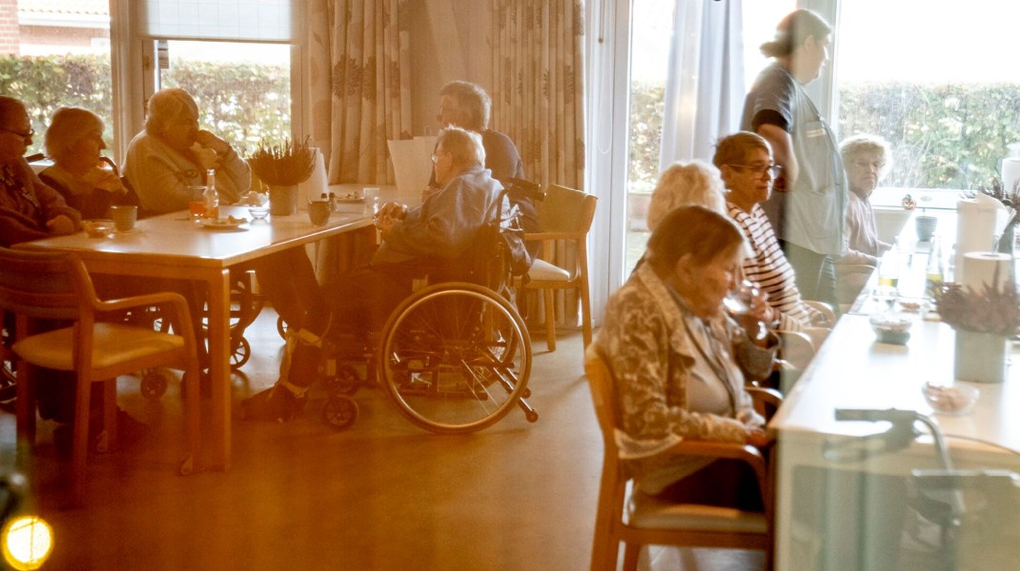 Kommunernes udgifter til blandt andet hjemmehjælp og plejecentre er steget fra 2023 til 2024, men antallet af ældre stiger hurtigere.<br>