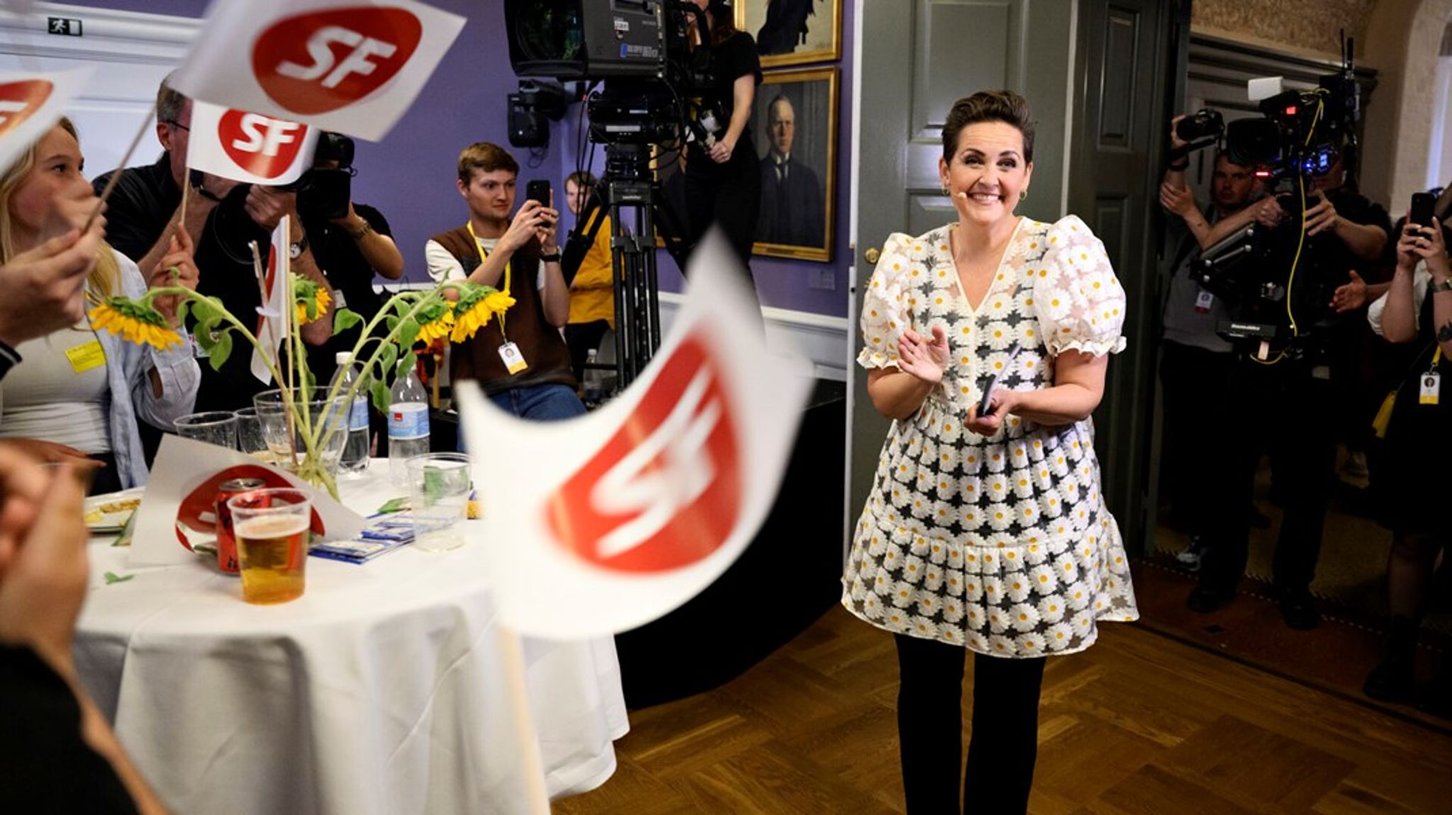 Der er nok at fejre i SF, hvor målingerne lige nu giver partiet en fremgang på otte mandater i forhold til folketingsvalget for halvandet år siden.