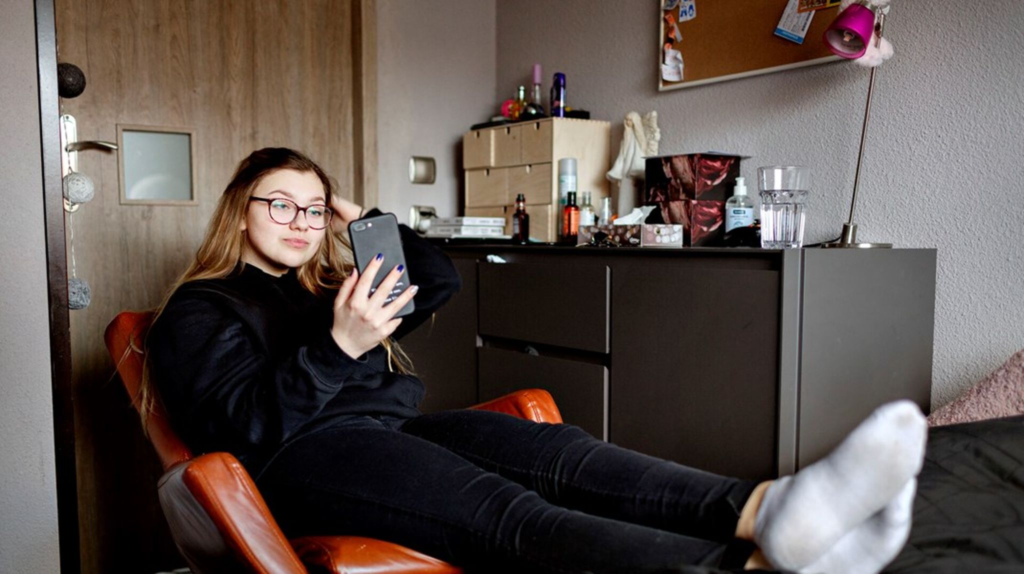 Overordnet matcher timing og international udbredelse af mistrivselskrisen nøje med udbredelsen af smartphones og billedbaserede sociale medier. Det matcher også kønsprofilen, skriver Anders Hede og&nbsp;Merete Konnerup.