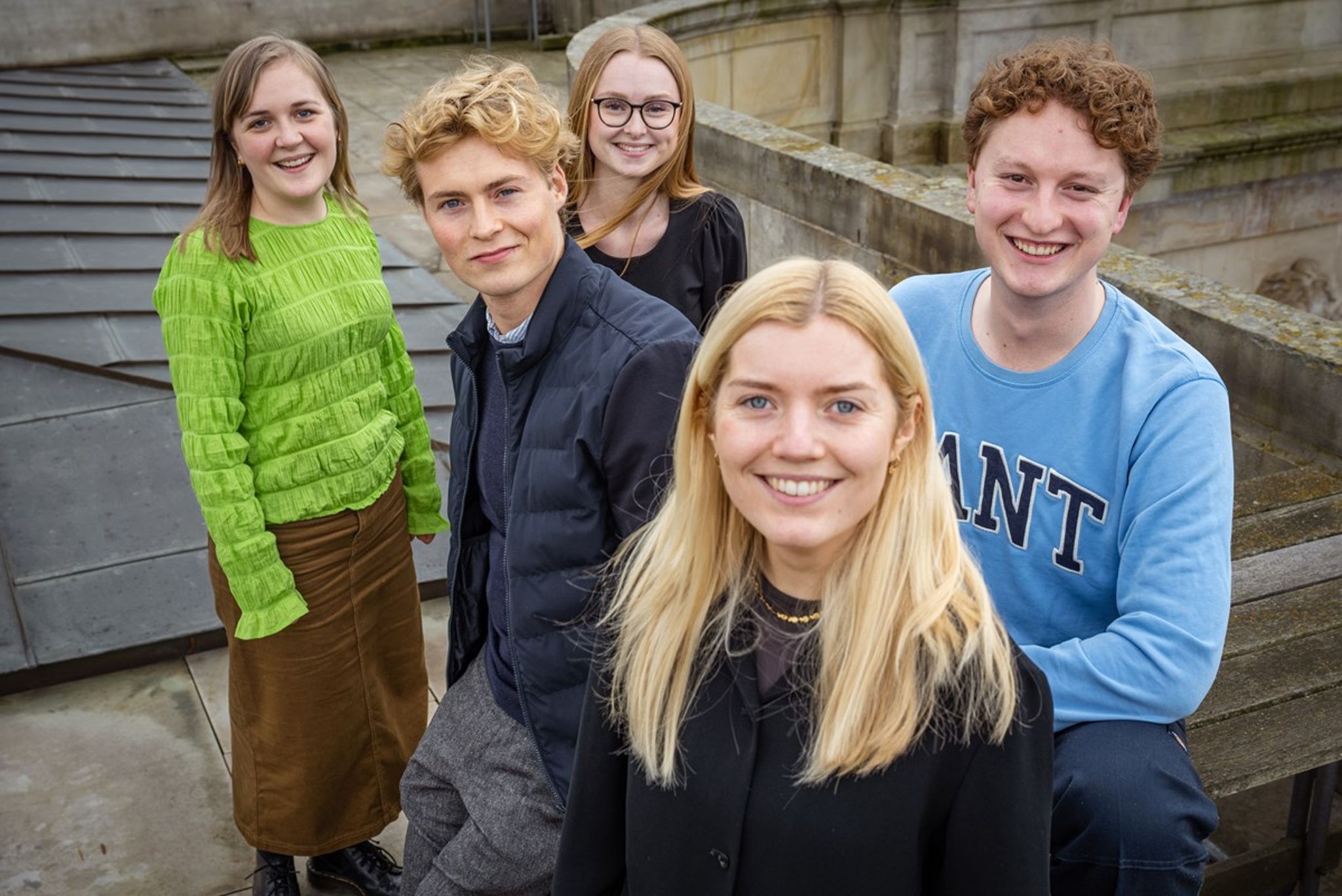 Fra venstre mod højre: Karoline Lindgaard (ALT), Mads Strange (LA) Maria Pryds (K) Selma Bolø (EL) Mathias Niebuhr (S). <br>Sigrid Friis (RV) og Tobias Weische (DF) er også en del af alliancen, men er ikke med på fotoet.&nbsp;