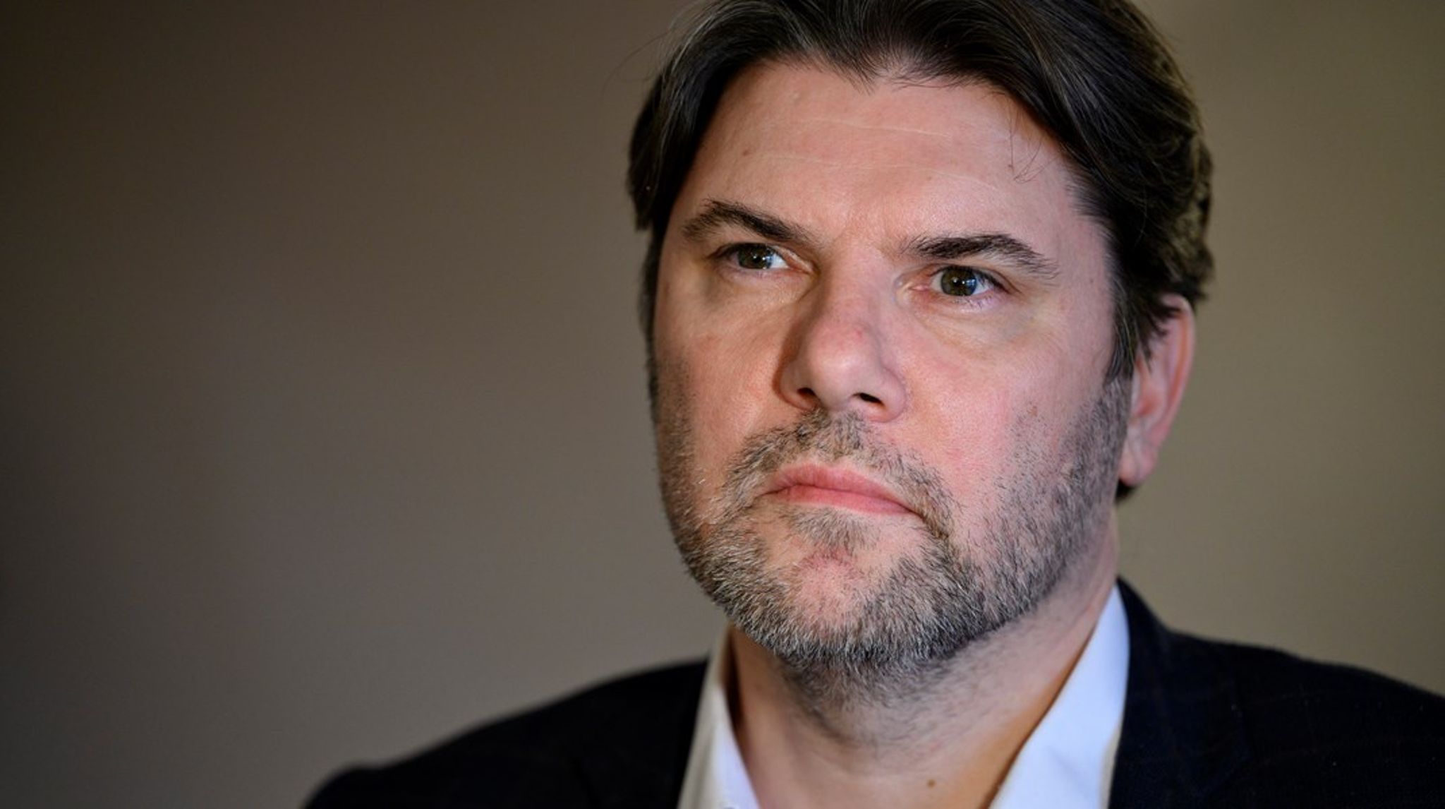 Danmarksdemokraternes Mads Fuglede kommer ikke til at kommentere USA-stof for TV 2 i fremtiden.&nbsp;
