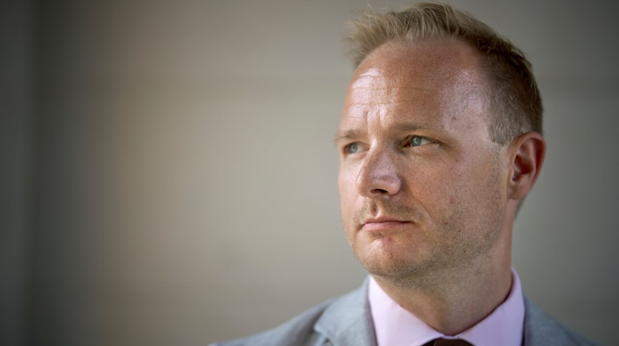 Morten Jarlbæk Pedersen skal frem til juni 2025 arbejde på et projekt om den danske lovproces i Tænketanken Prospekt ved siden af sit almindelige arbejde som analysechef i De Samvirkende Købmænd.&nbsp;
