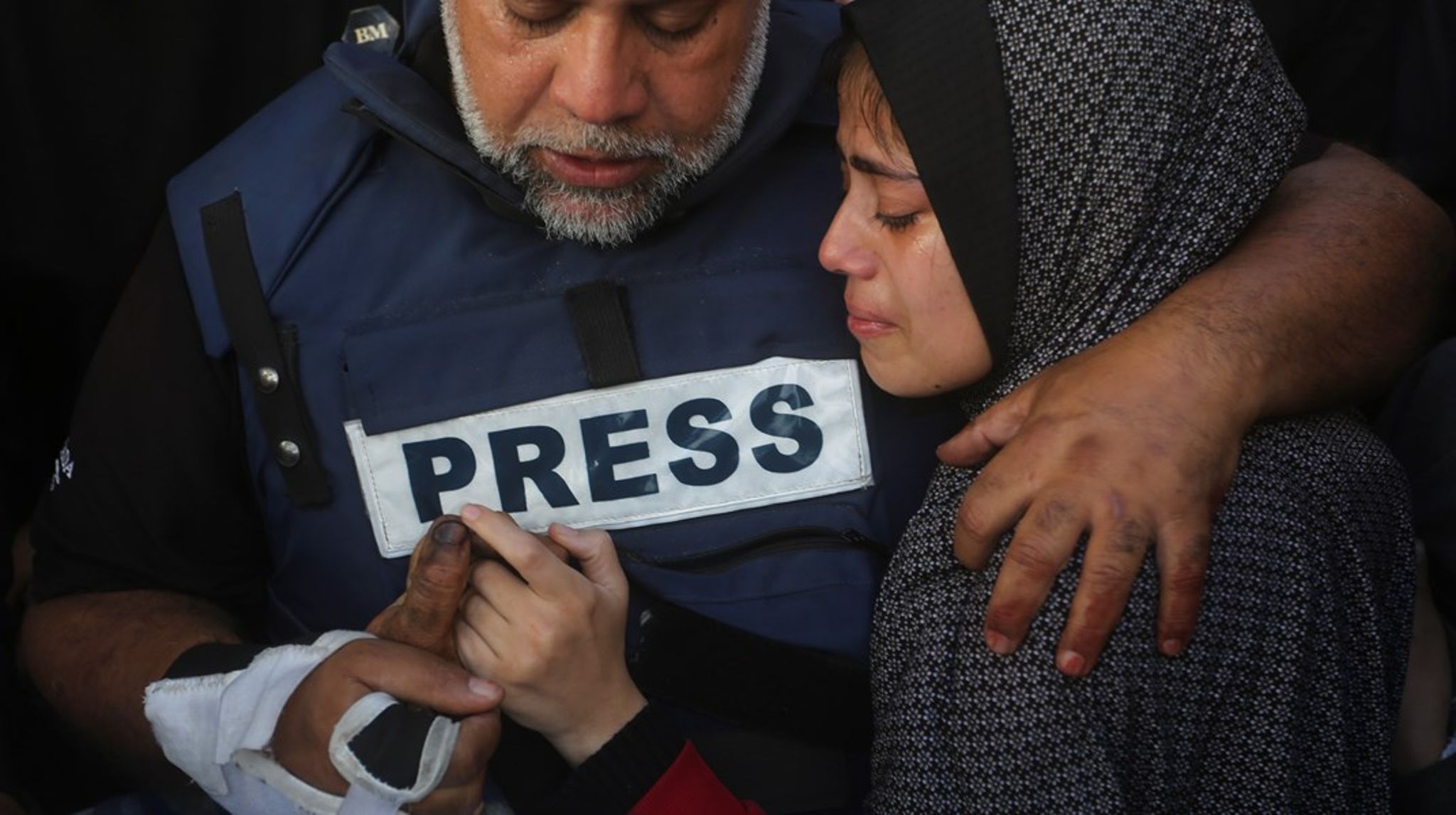 Mindst 97 journalister er dræbt i Gaza siden oktober, heraf flere i målrettede angreb. Dermed slår Israels krig mod Gaza alle rekorder, hvad angår dødelighed for journalister, skriver Jesper Højberg. 