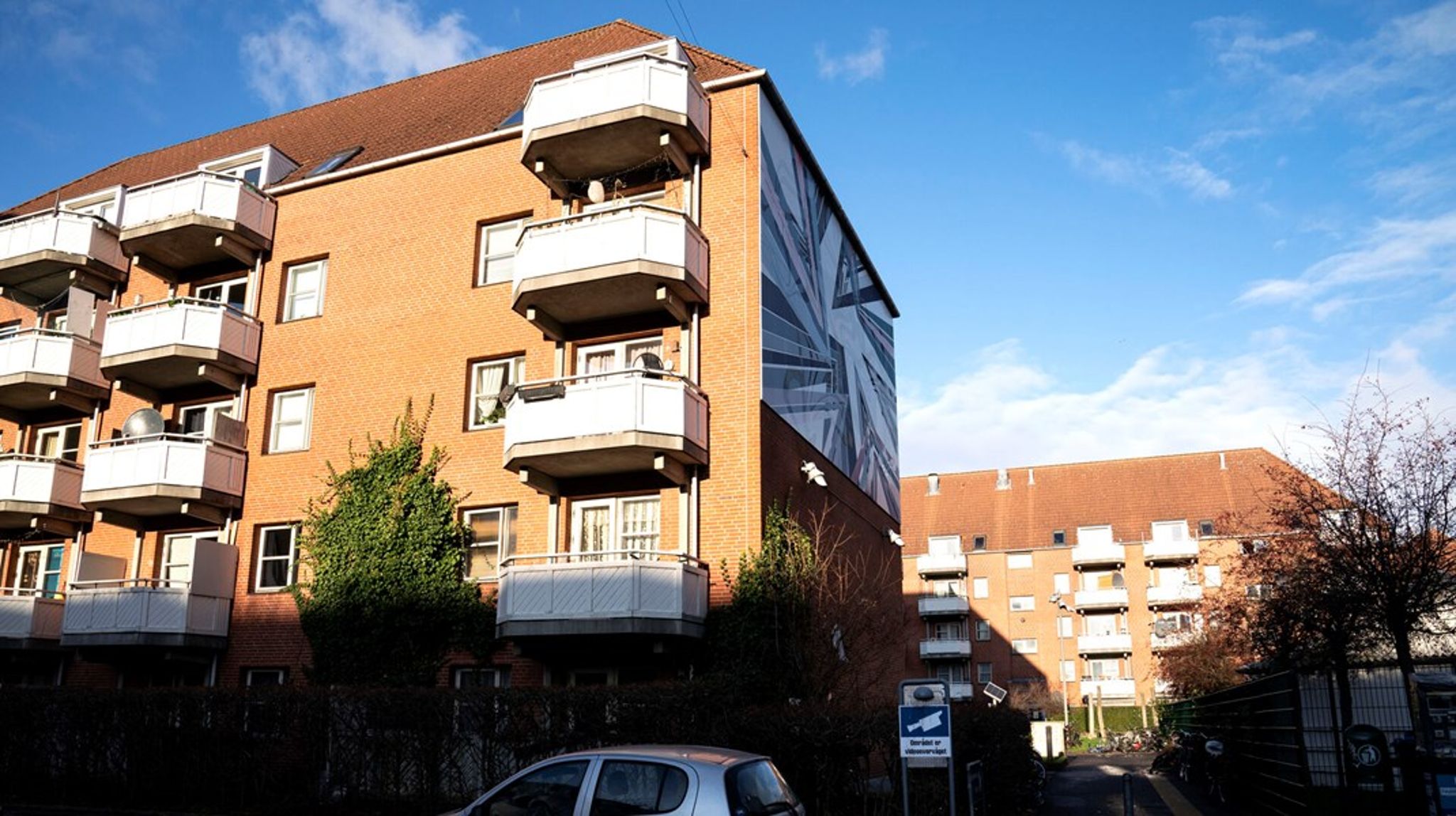 Fra politisk side er der foretaget en række indgreb i udsatte boligområder med det formål at opnå en mere blandet beboersammensætning i områderne. En overset konsekvens af disse tiltag er risikoen for øget social ulighed, skriver tre forskere fra Aalborg Universitet.