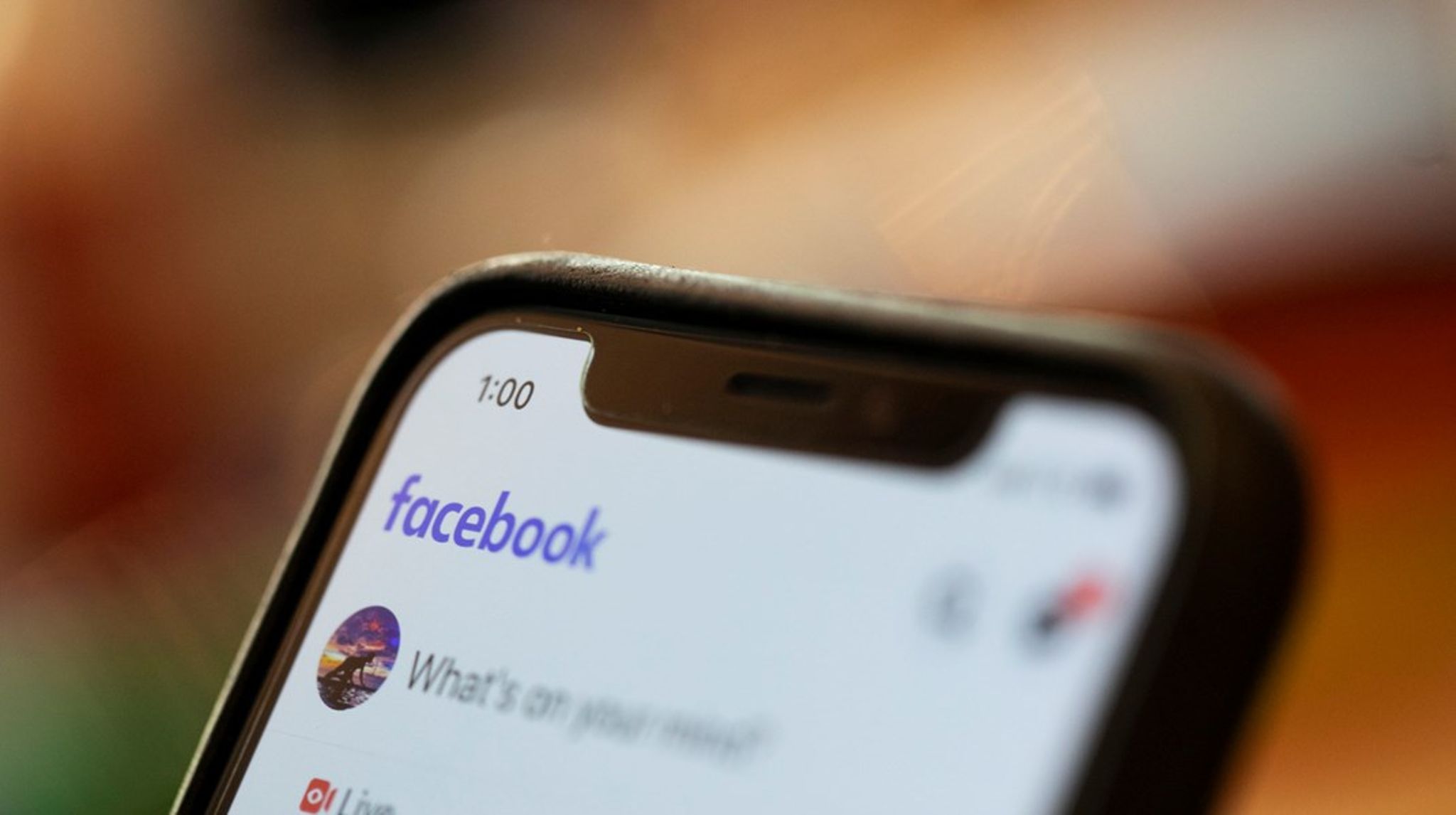 Vi skal i den konkrete debat om falske annoncer ene og alene fokusere på Metas evne til at drive en lovlig annonceplatform på det danske marked, skriver Anders Blauenfeldt. 
