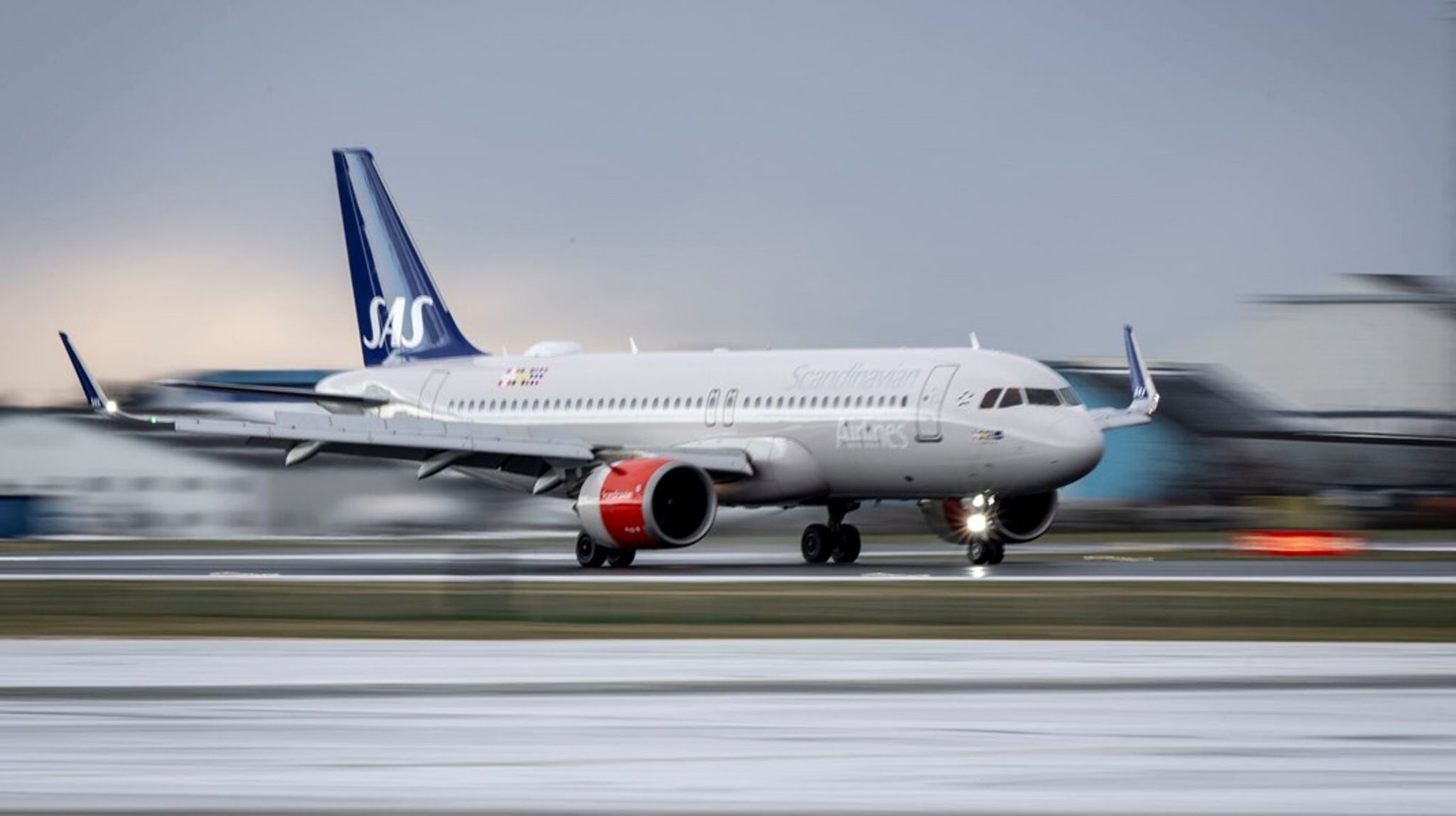Med aftalen om en passagerafgift for flytransport kan vi om bare seks år flyve 100 procent grønt i hele Danmark. Det åbner da helt nye perspektiver for at binde Danmark endnu tættere sammen med en stærk grøn indenrigsluftfart, skriver Jesper Kronborg